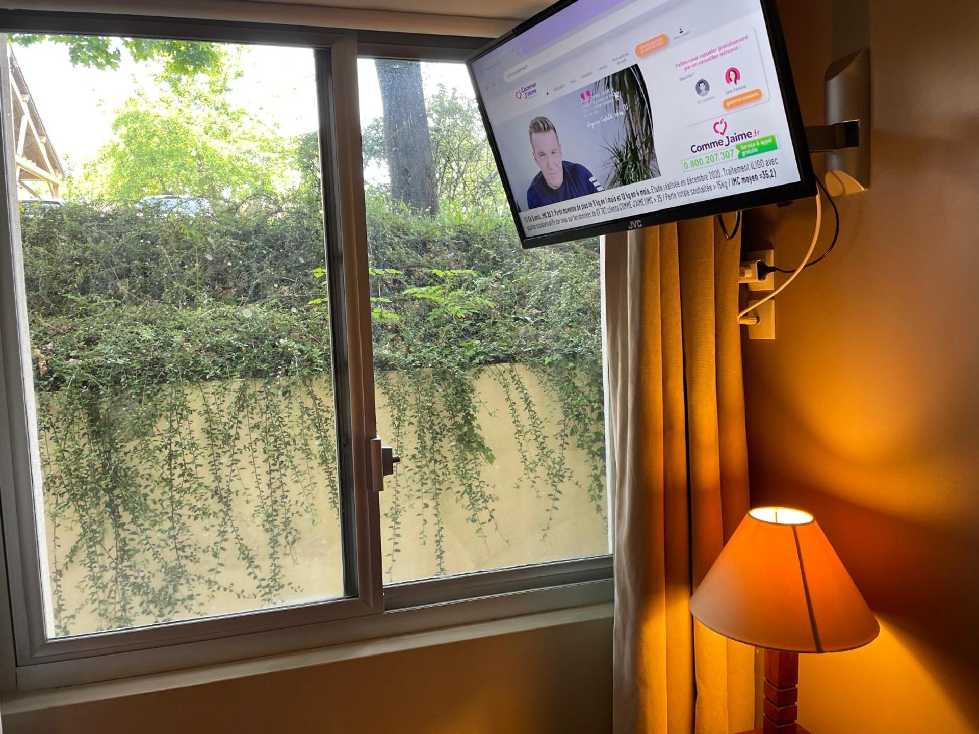 Budget Studio with Kitchenette - Garden Level