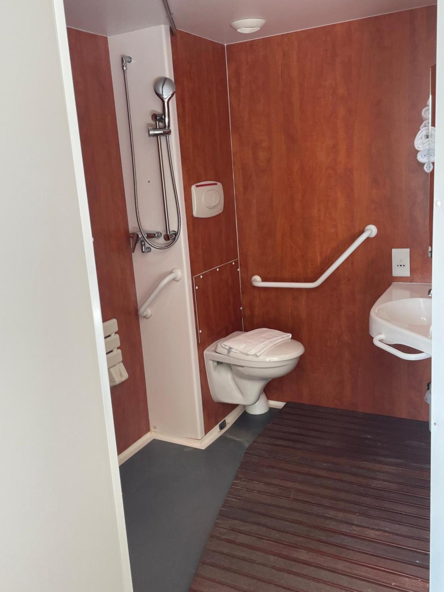 Studio with Twin Beds