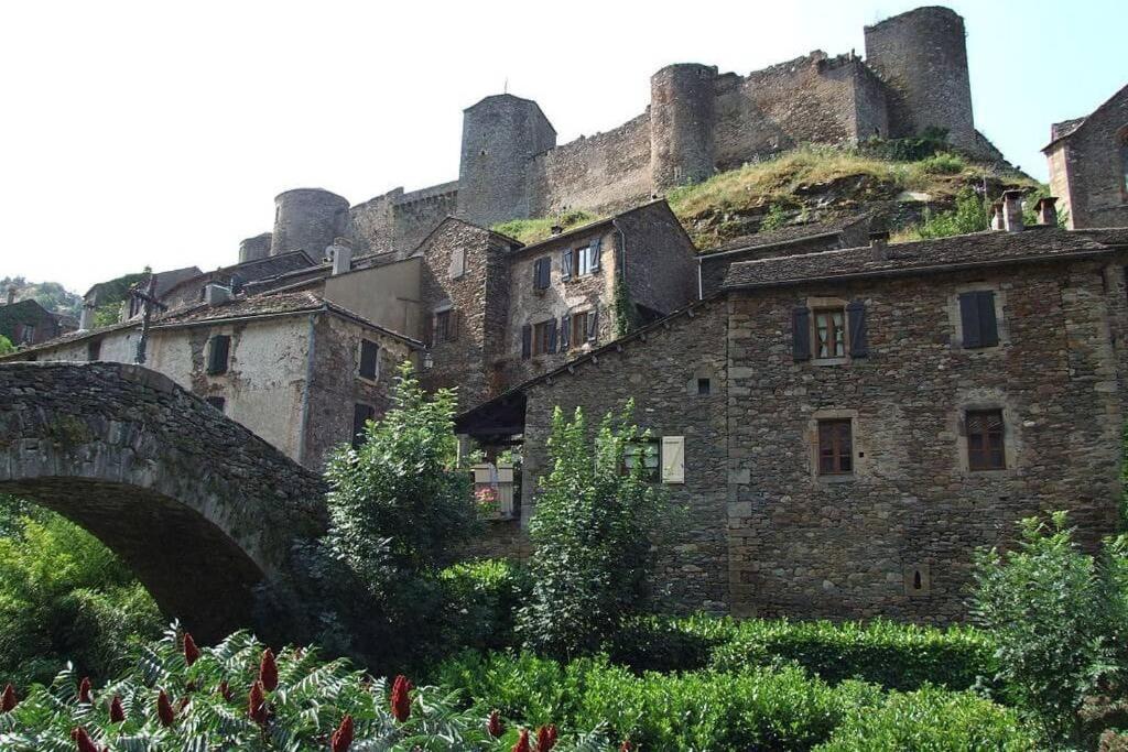 Appart T2 Village vacance 3 étoiles St Geniez d'Olt 2 piscines chauffées 75