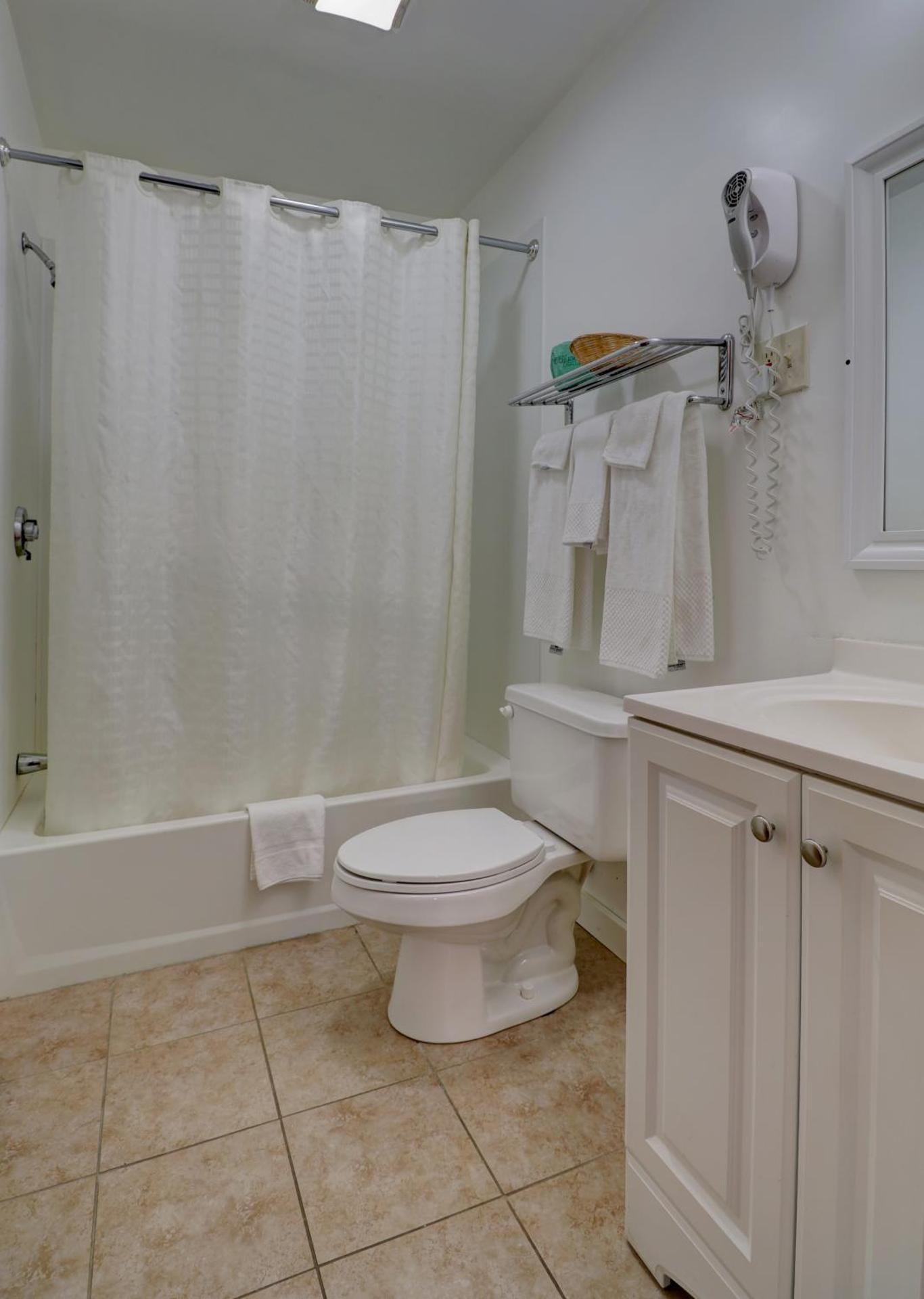 King Room with Bathtub