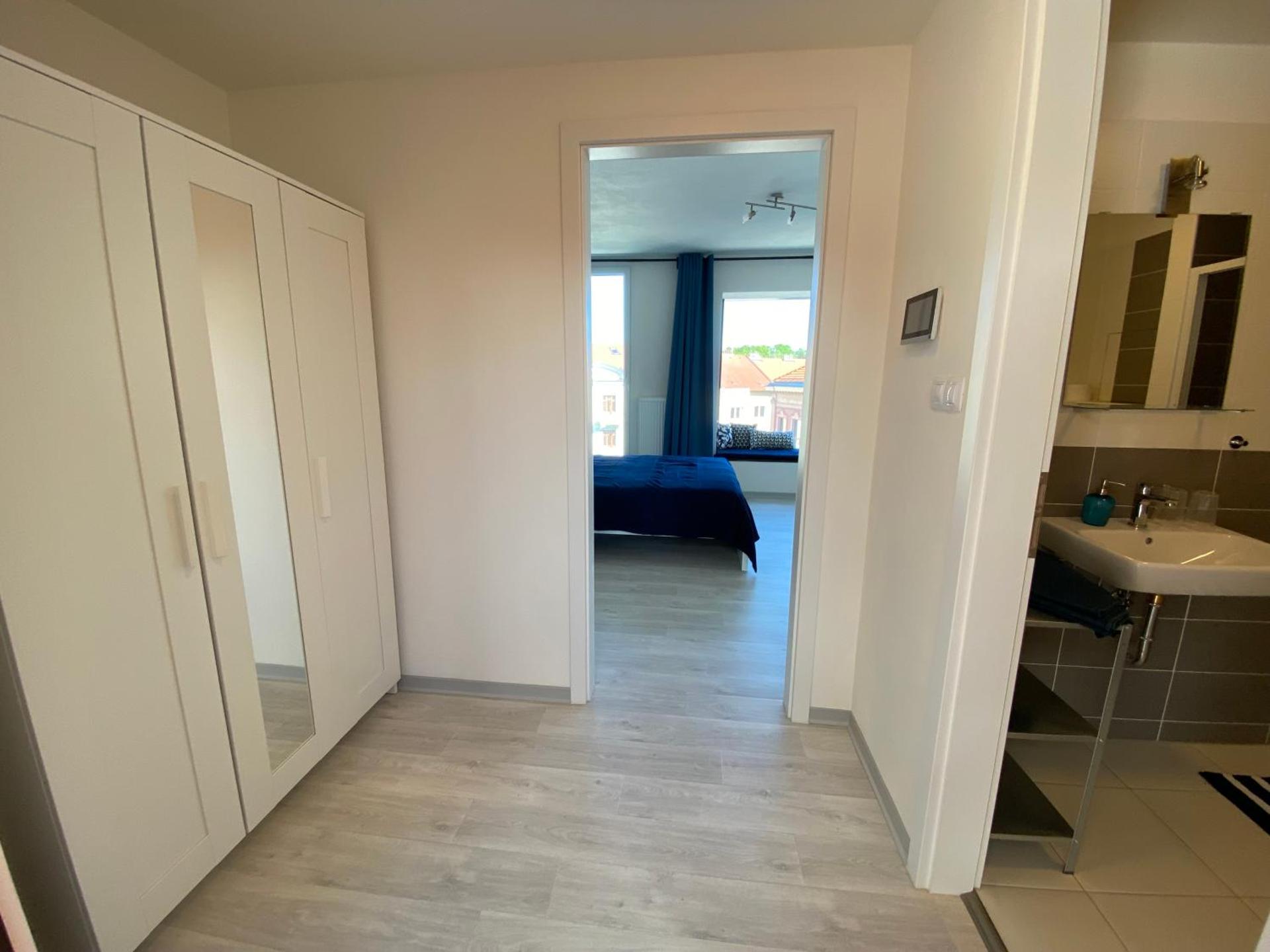 COZY STUDIO WITH GARAGE IN THE CITY CENTER