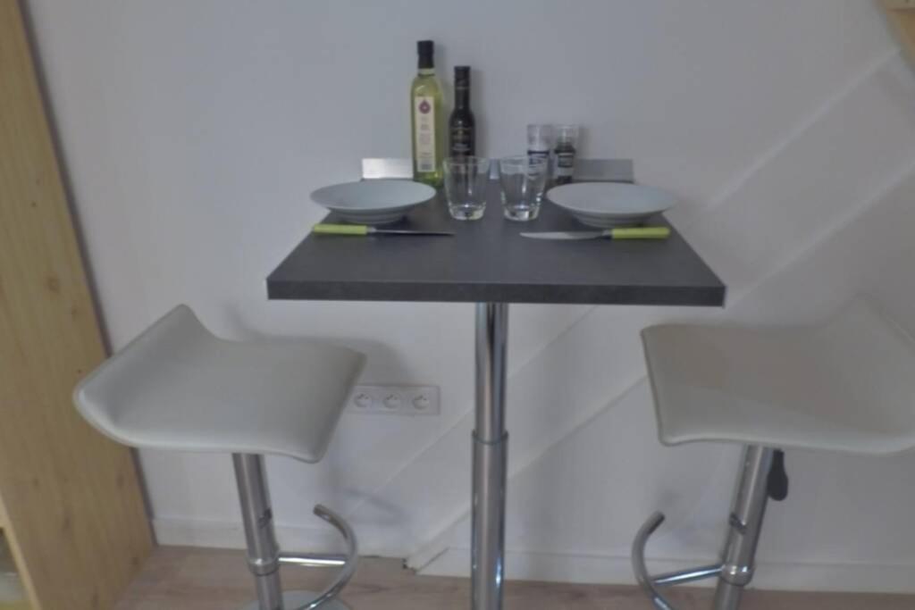 Studio Neuf avec courette privative