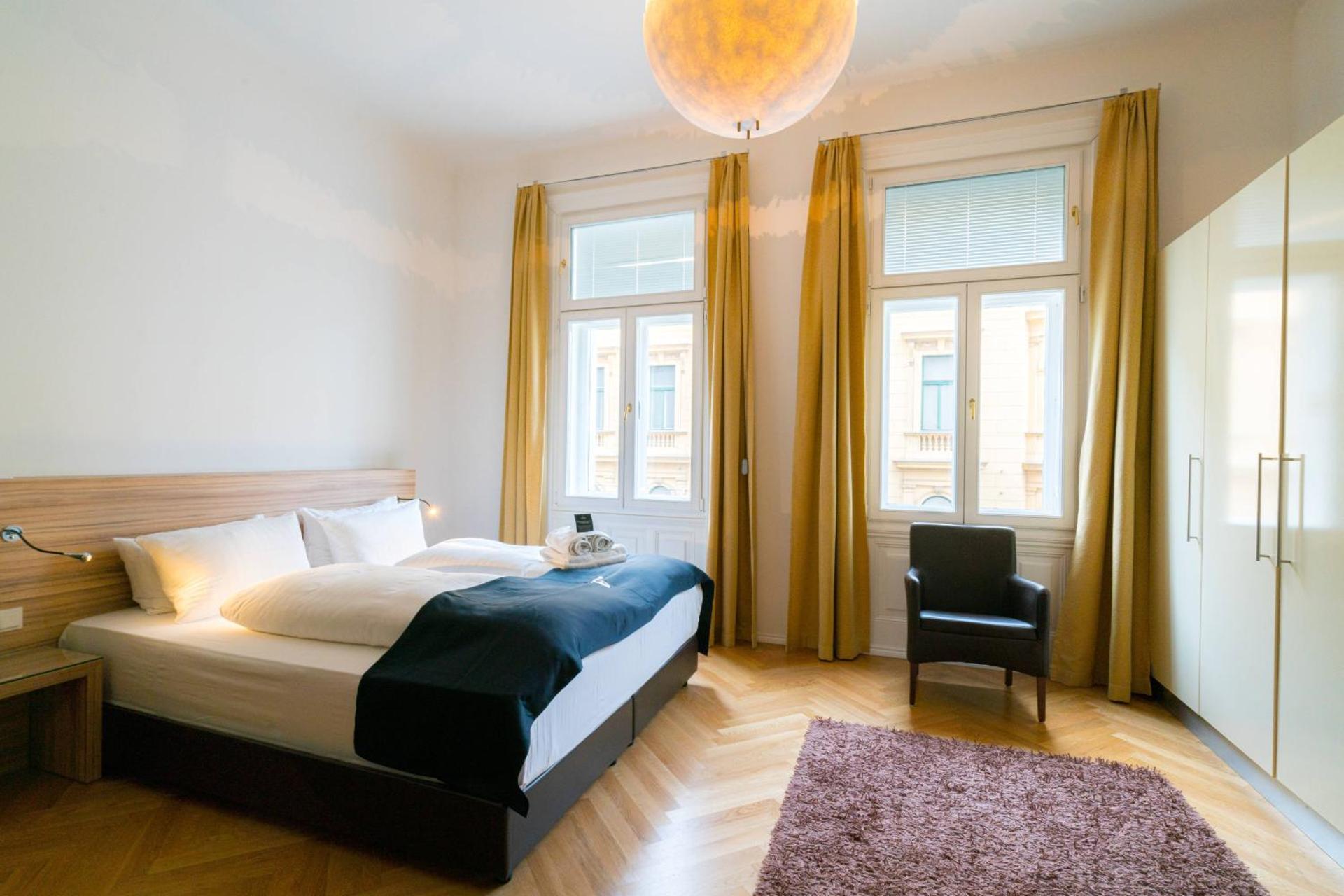 Vienna Residence, City Hall - Parliament