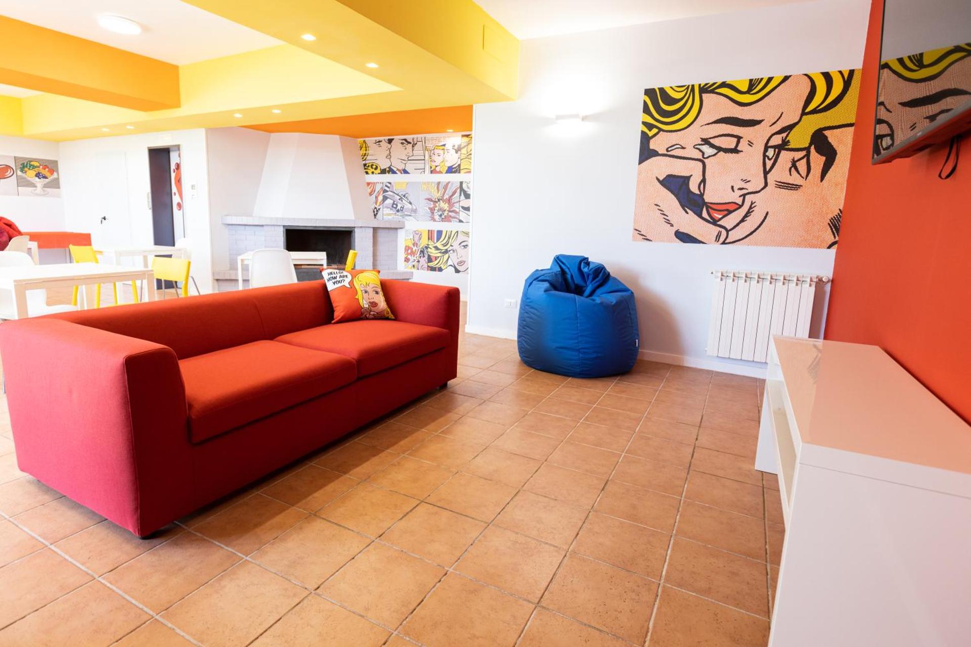 Communal lounge/ TV room