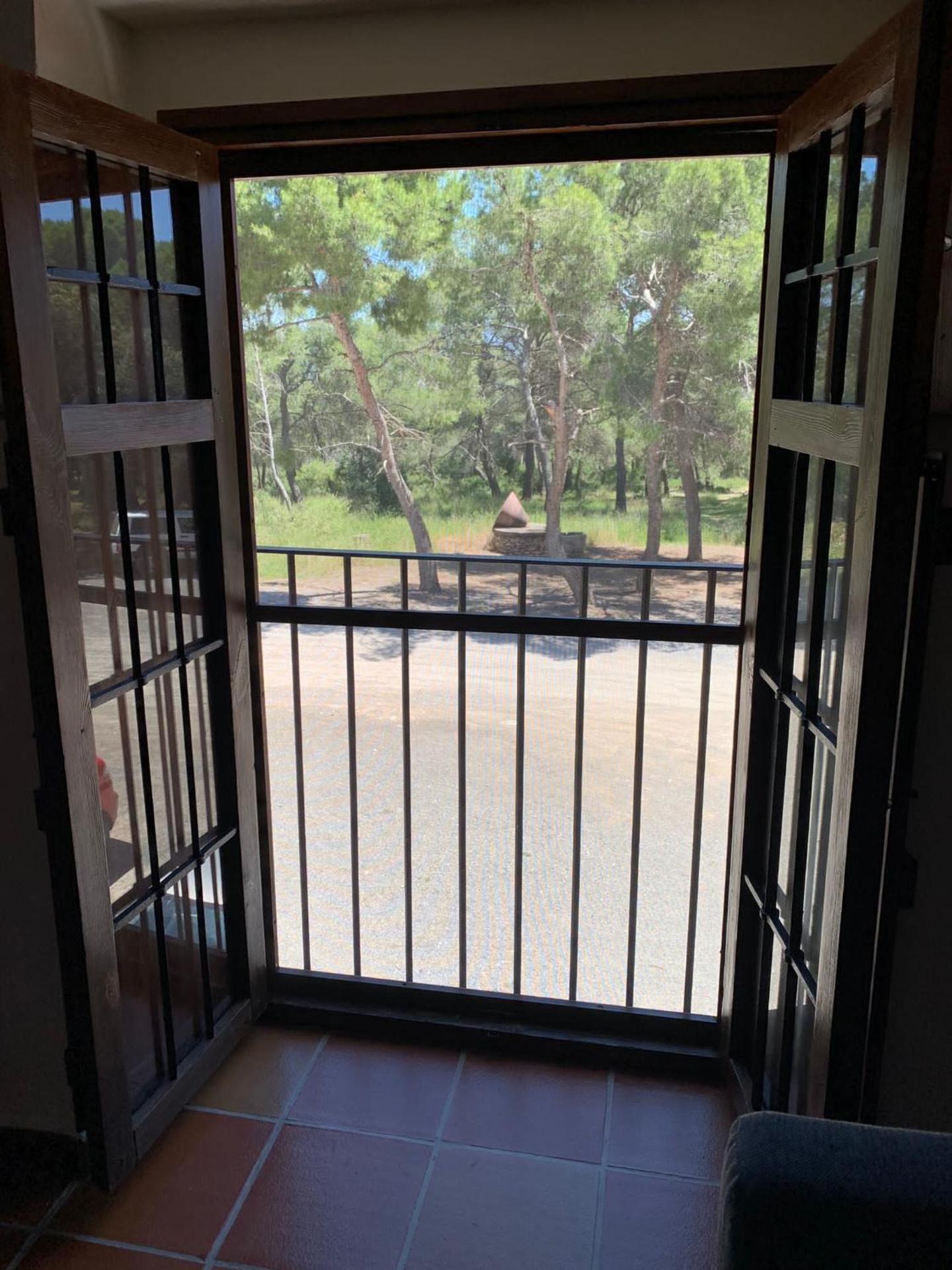 Castillo con piscina en plena Sierra Calderona