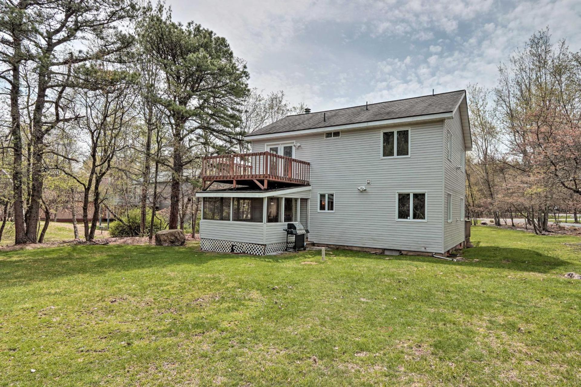 7 Mi to Big Boulder Mountain Poconos Escape!