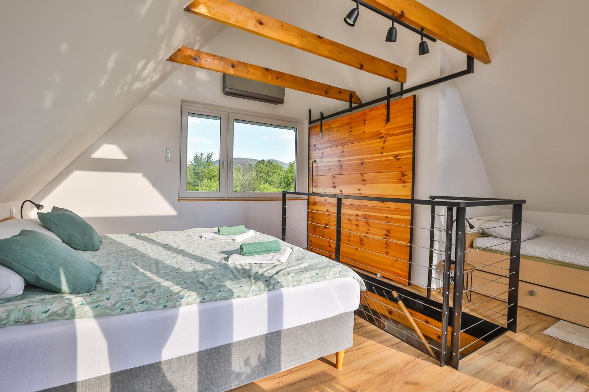 Vila Kosjenka on lake Sabljaci