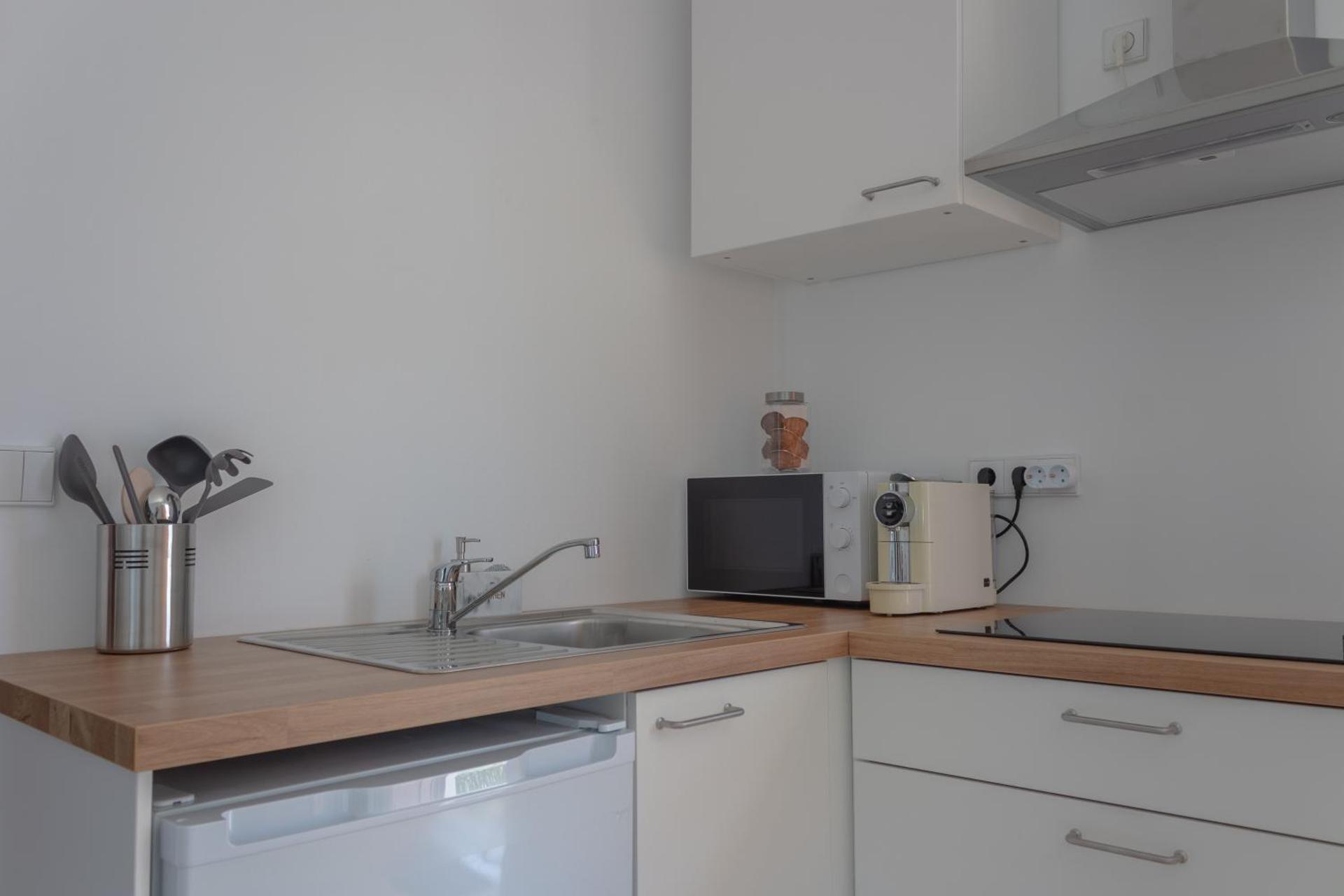 Kitchen or kitchenette