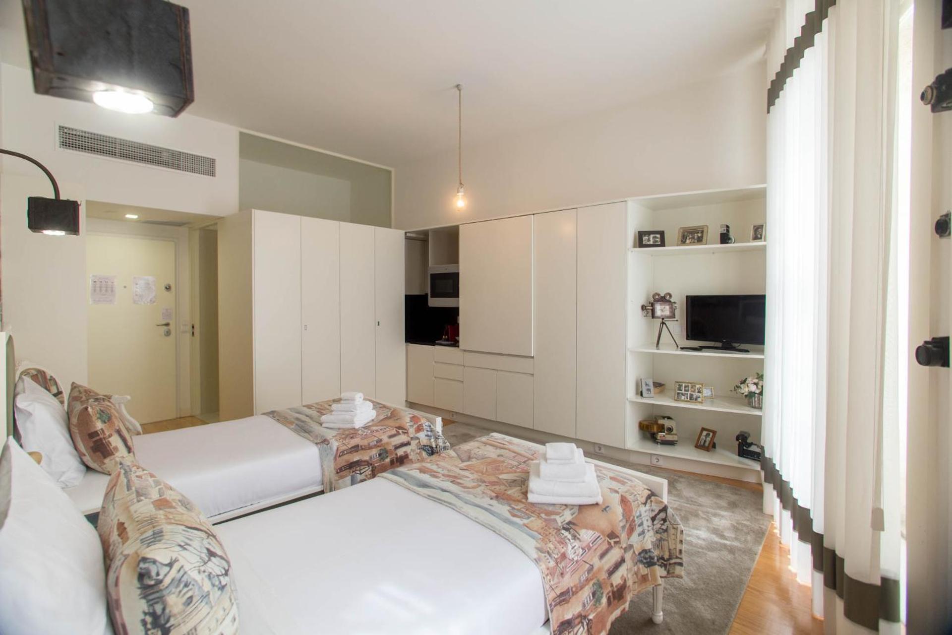 Communal lounge/ TV room