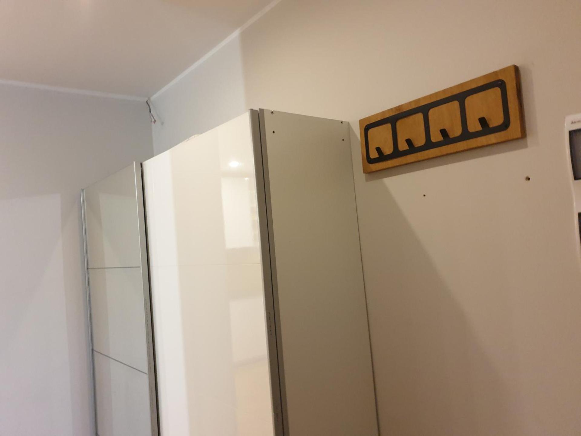 Maly apartament w zieleni blisko jeziora
