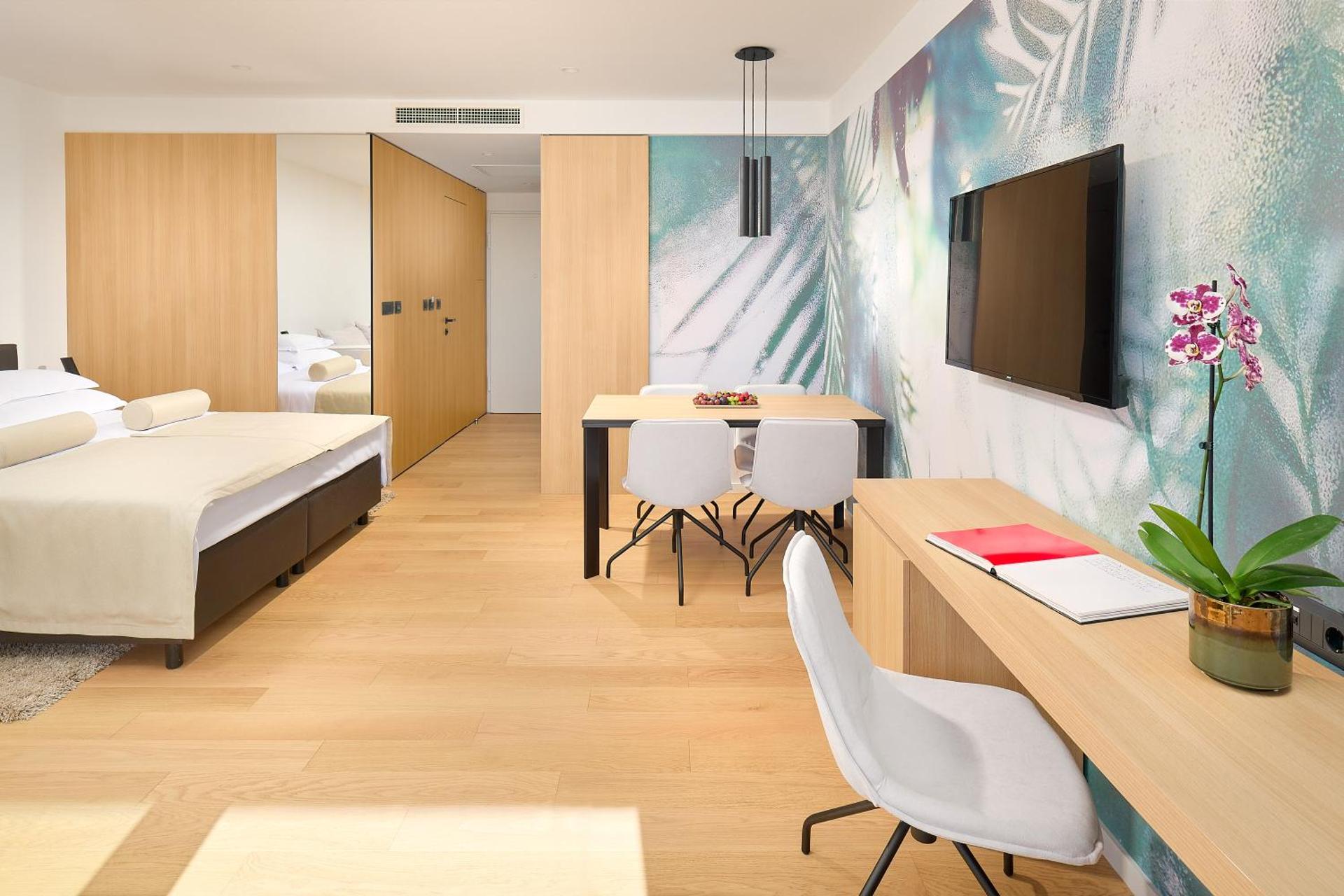 Photo of the whole room