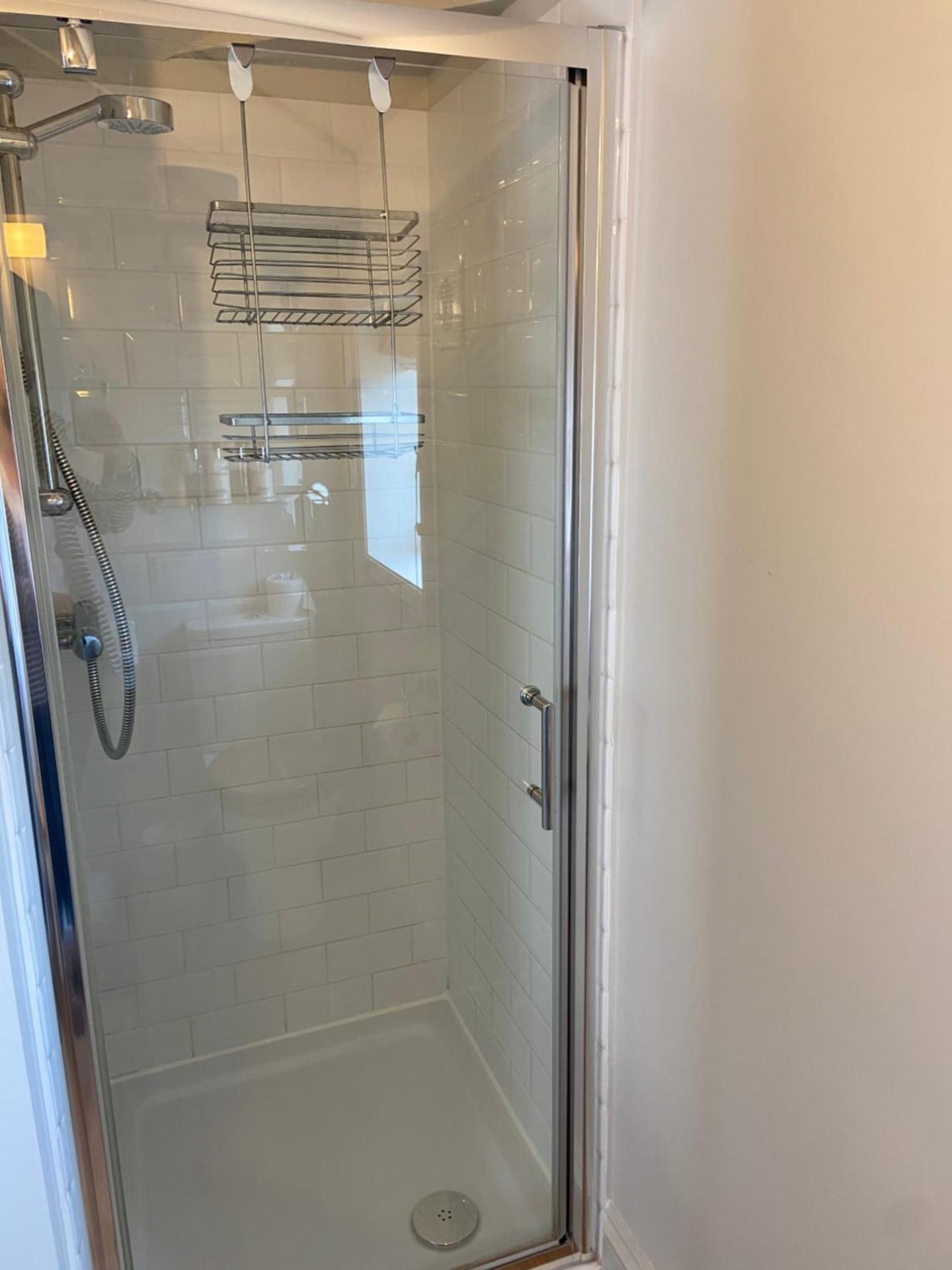 Twin Room with Shower