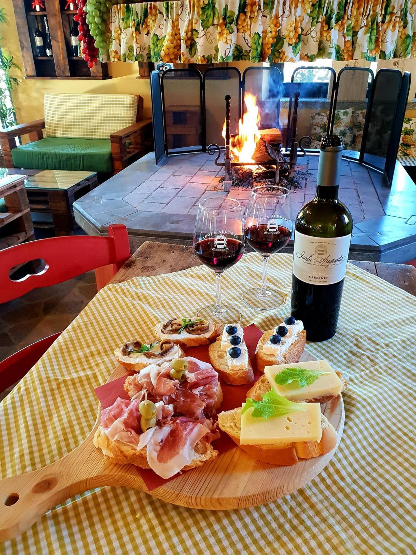 Restaurant/places to eat