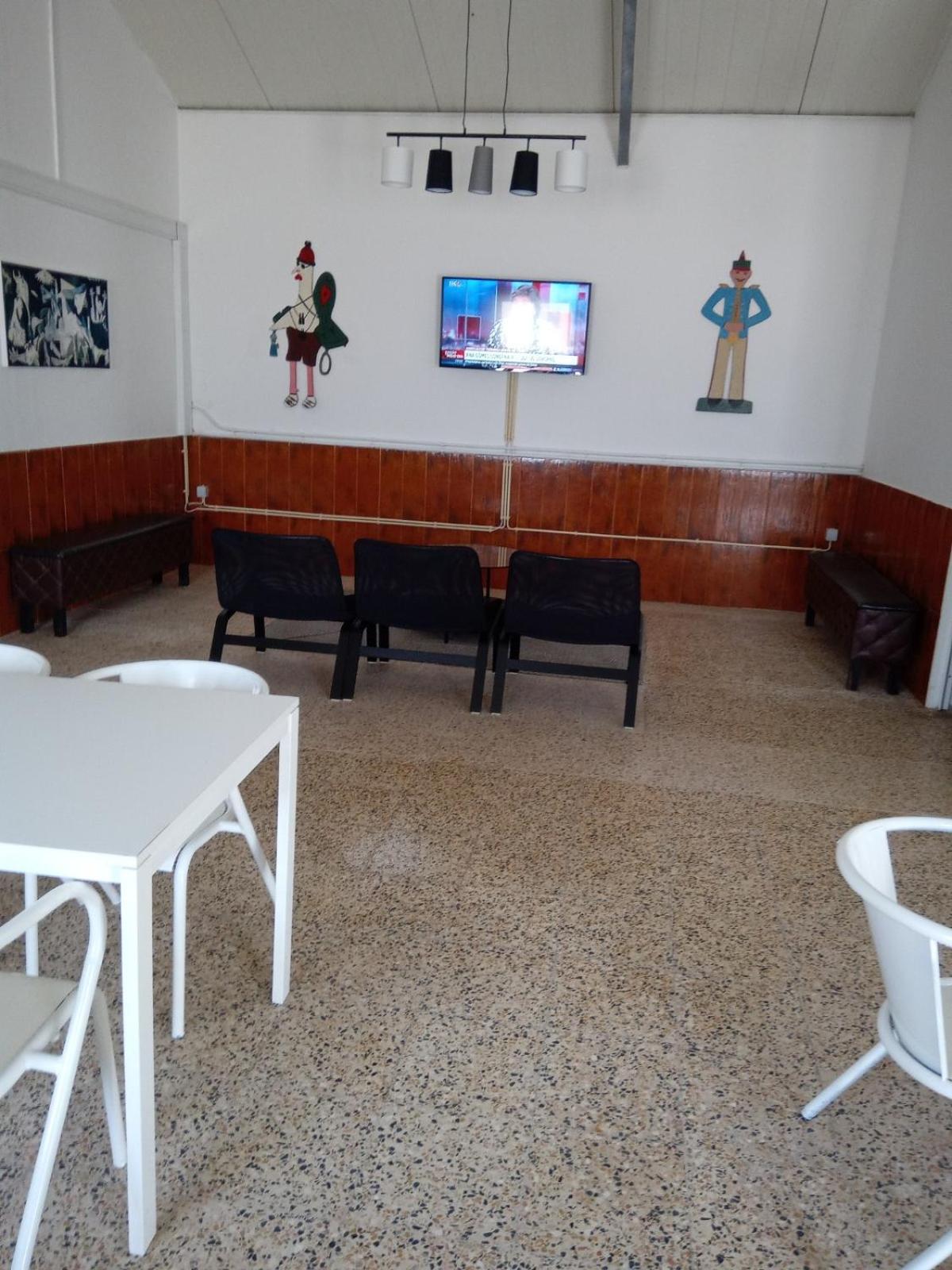 Communal lounge/ TV room