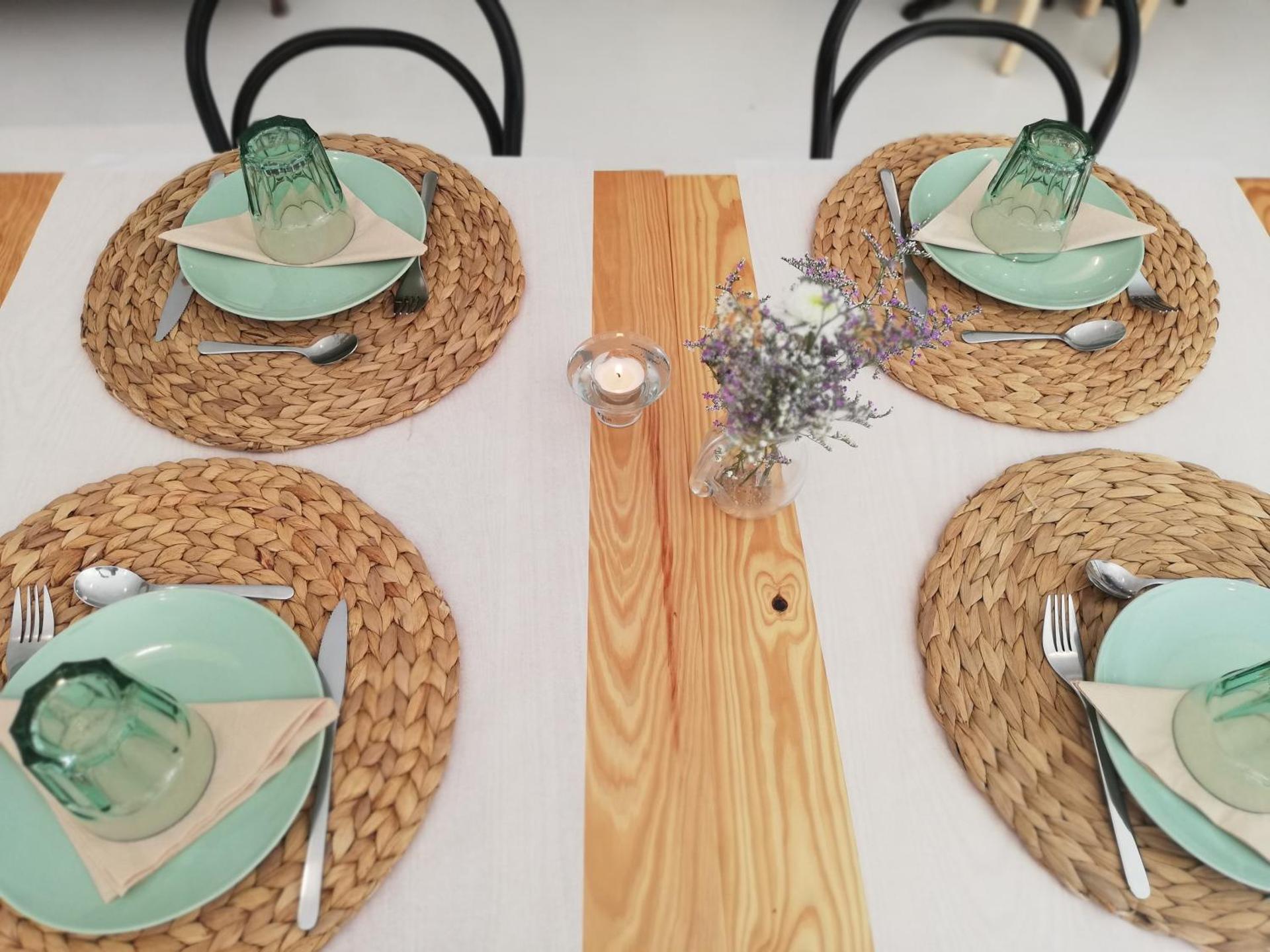 O VIOLAS - Art Coffee & Guesthouse