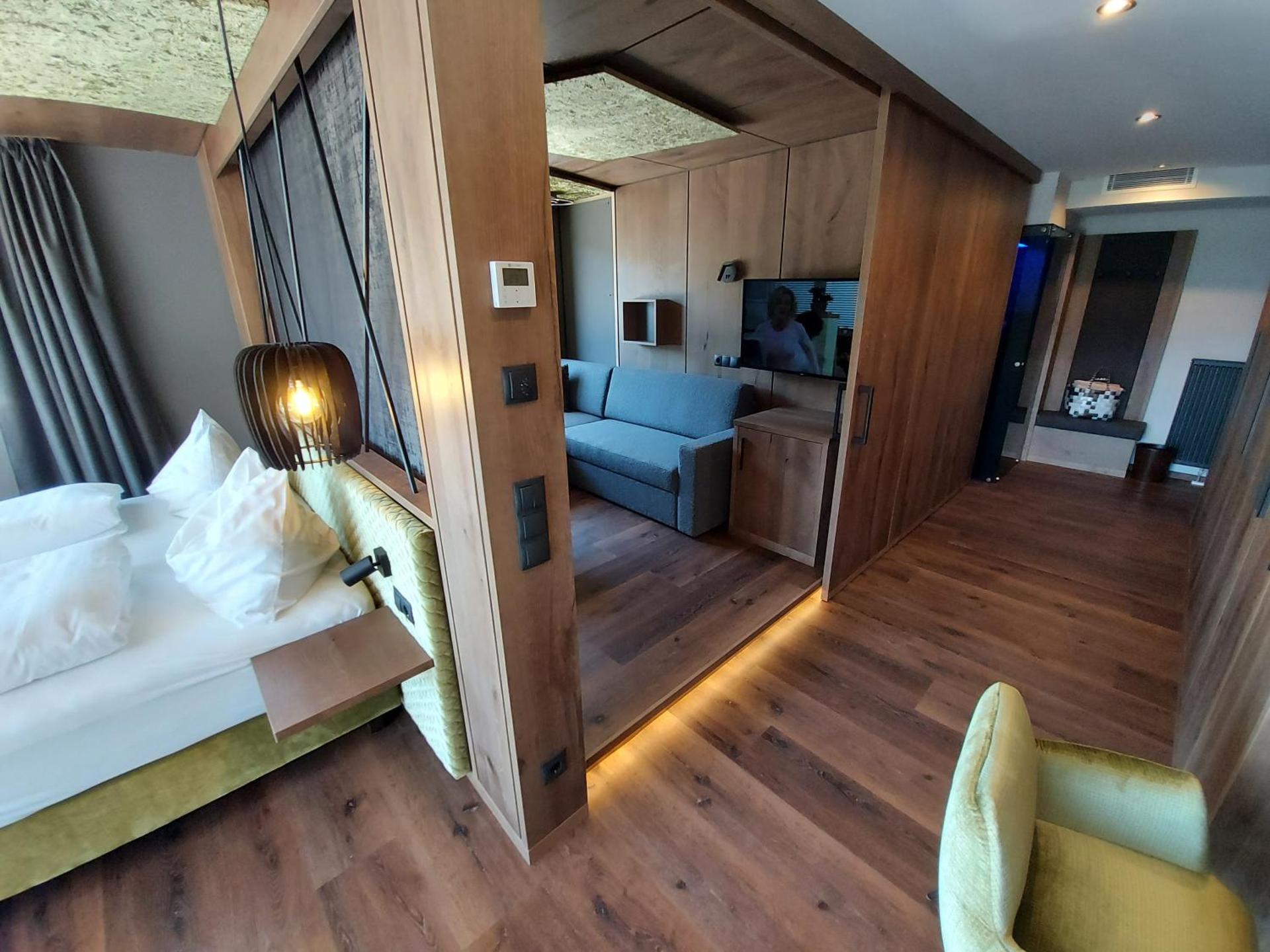 Photo of the whole room