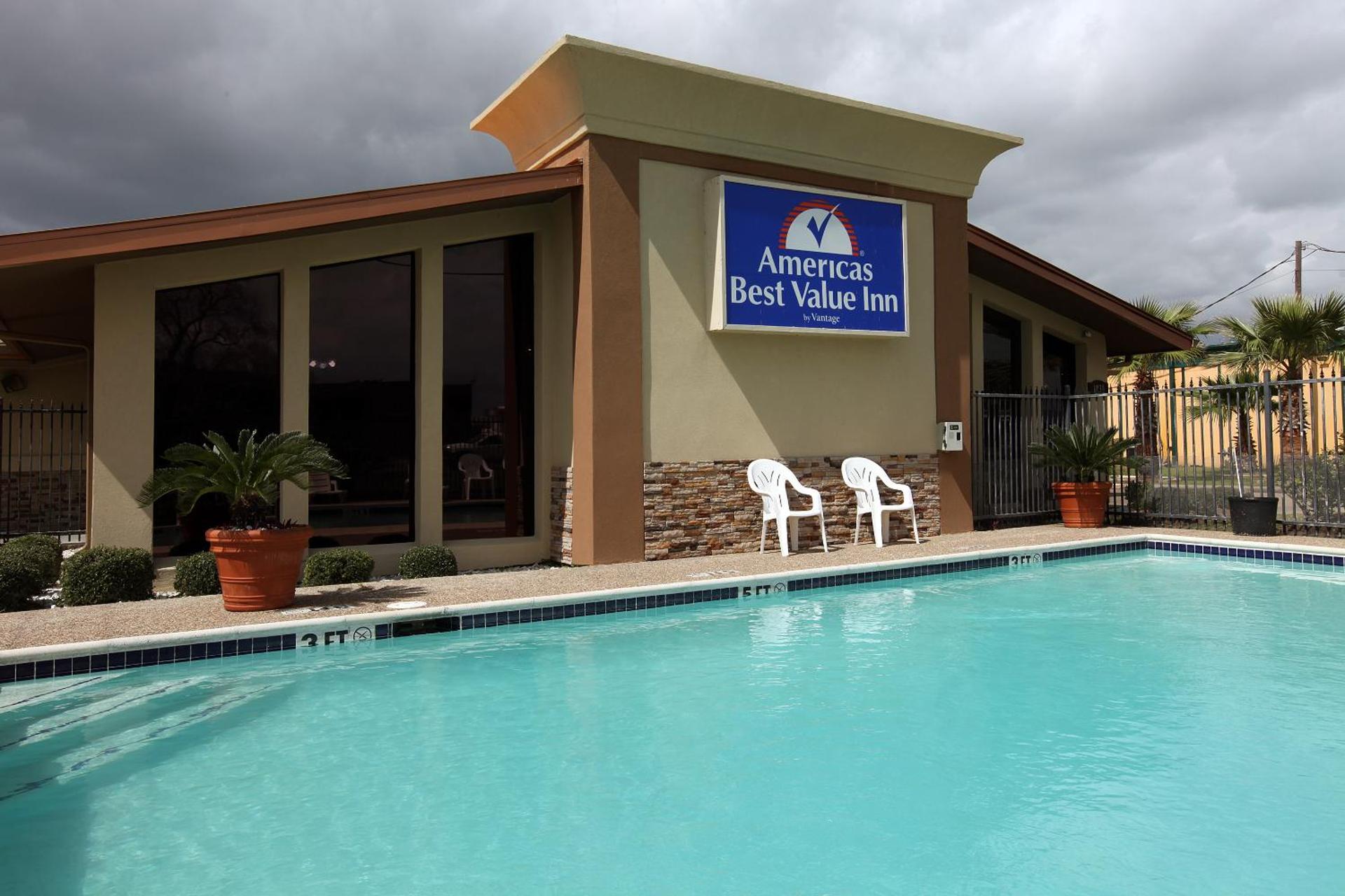 Americas Best Value Inn Angleton