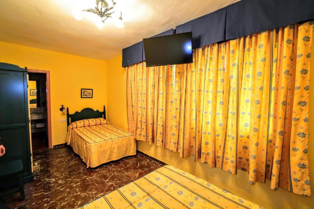 Apartamentos Turísticos La Fonda