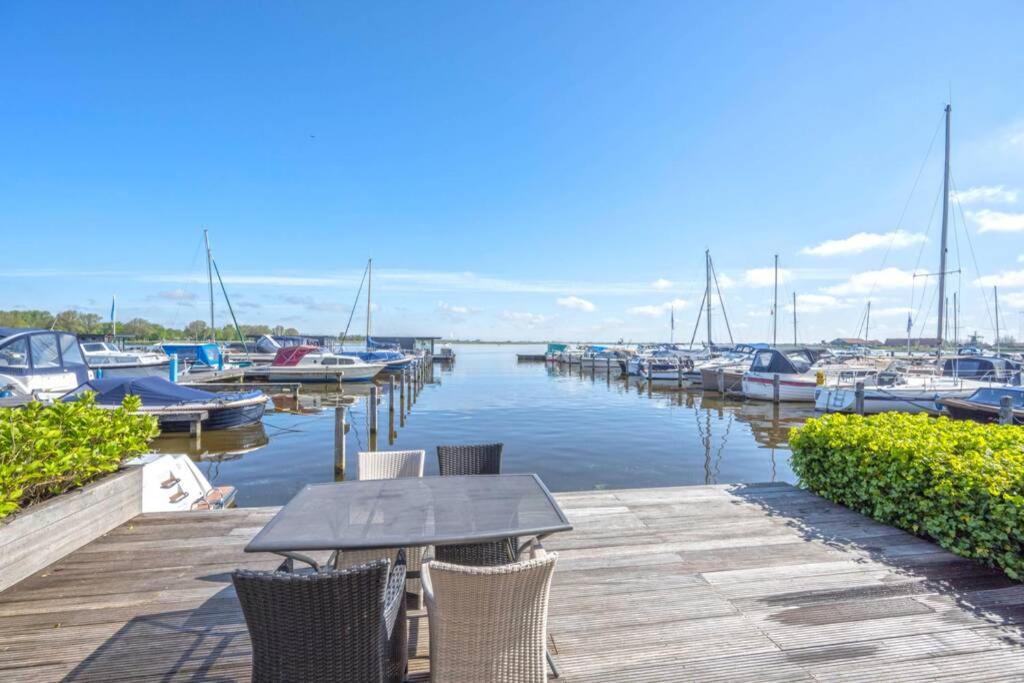 Meerzicht 20 - Waanzinnig uitzicht over het water!