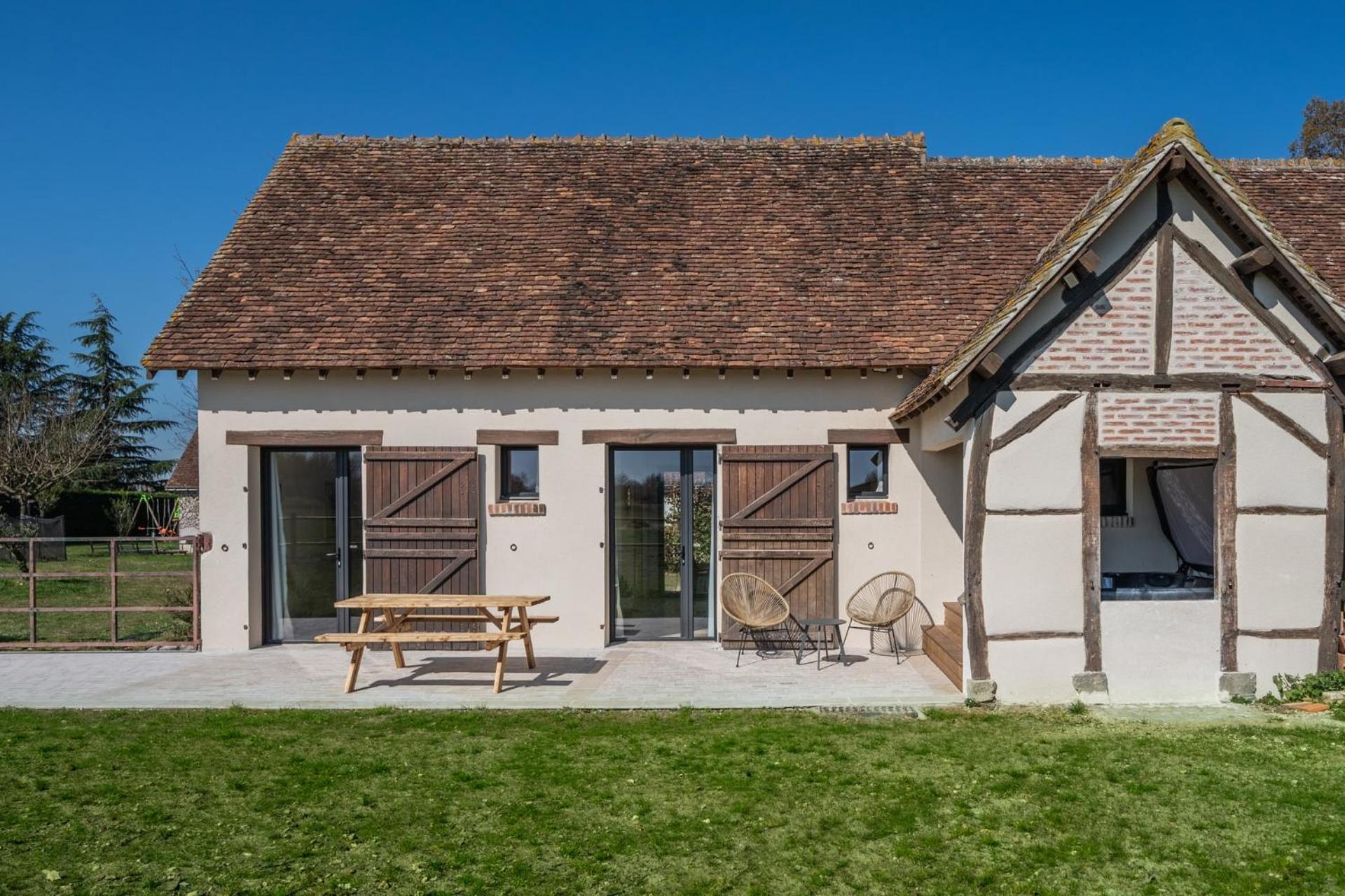 La Grange De Léonie, Chambres d'hôtes avec Piscine et Spa