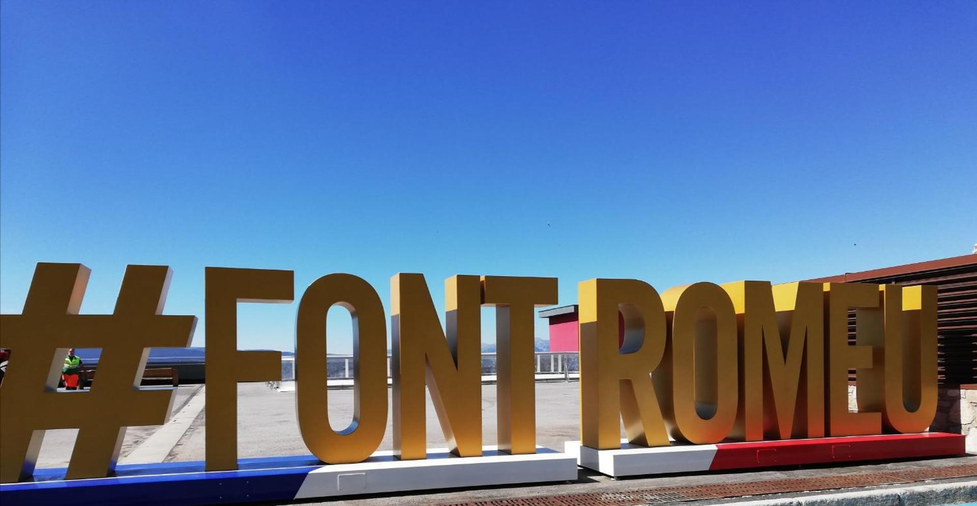Le 1800 - Vue sur la chaîne des Pyrénées - Plein Sud