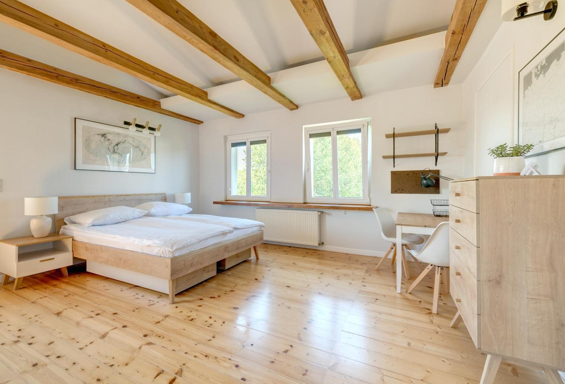 DR Apartments - Bandera