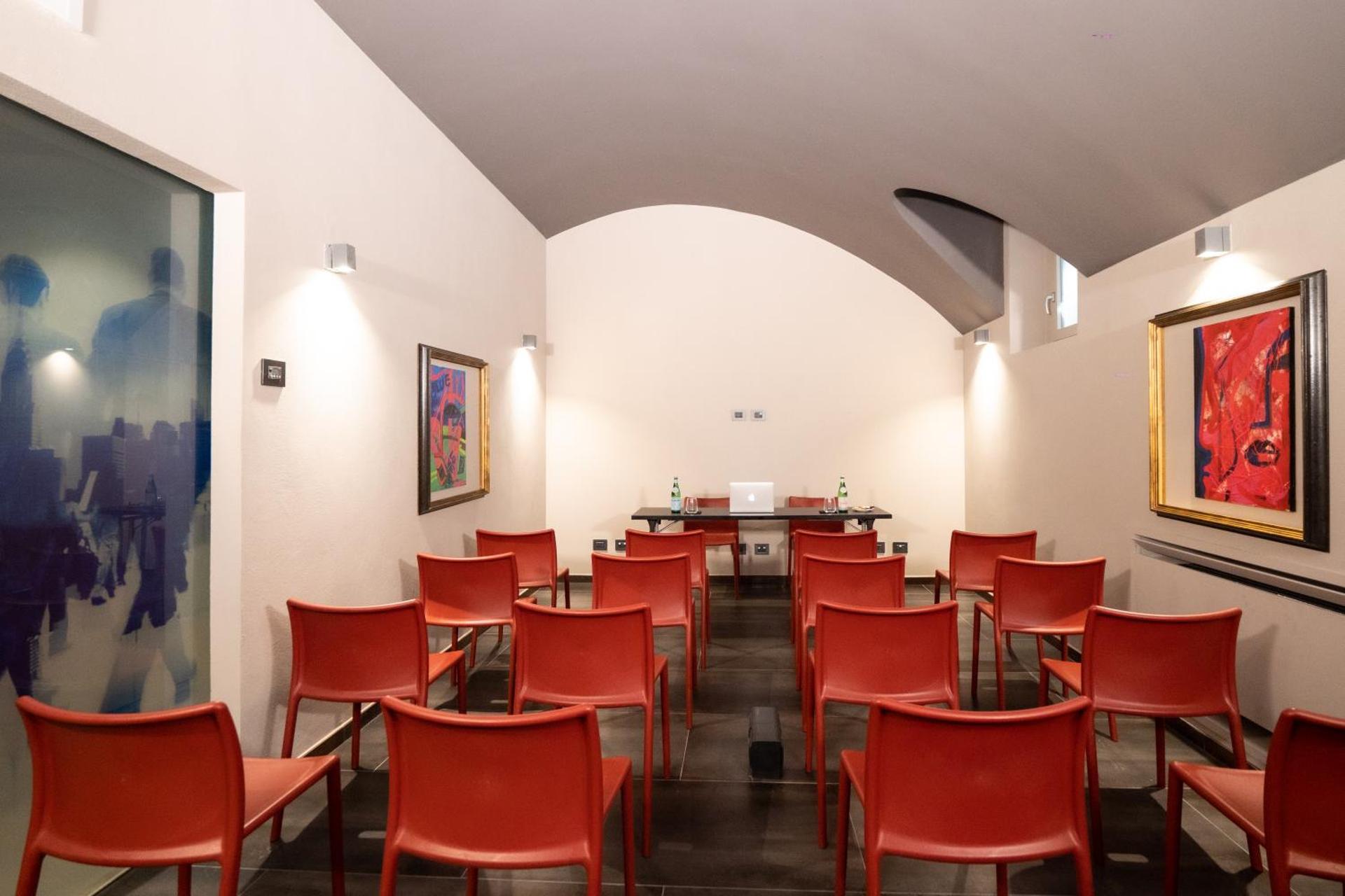 Meeting/conference room