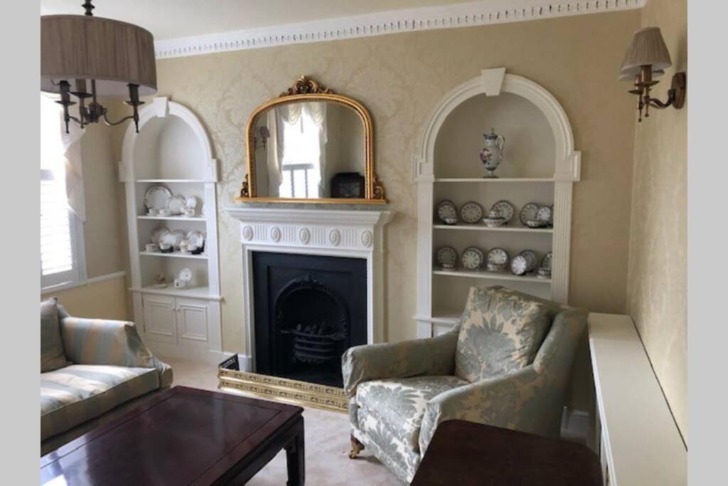 Luxury 2 bed Georgian Townhouse, Old Portsmouth