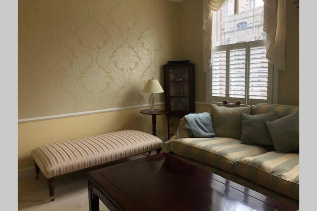 Luxury 2 bed Georgian Townhouse, Old Portsmouth