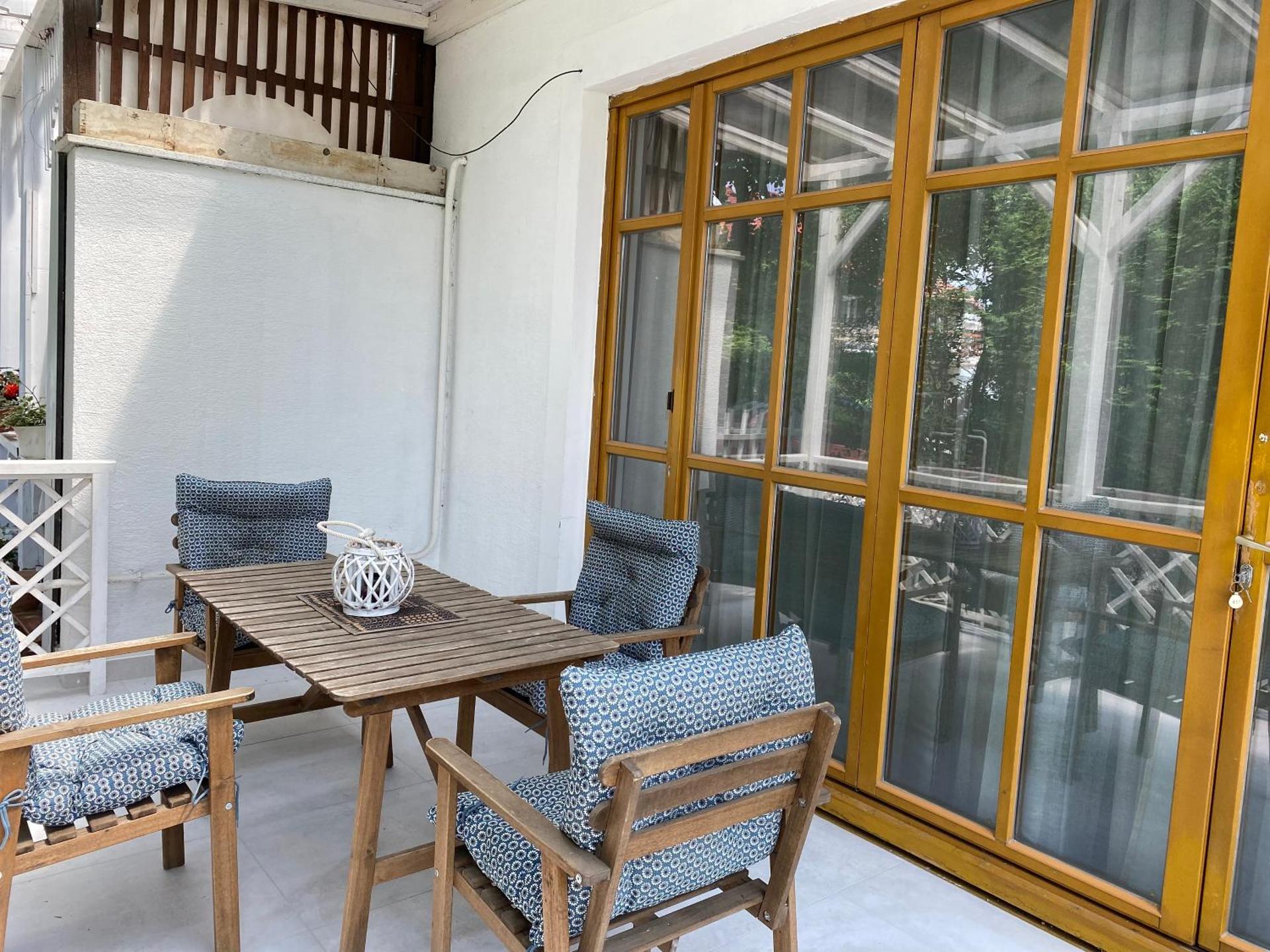 Home Sweet Apartment