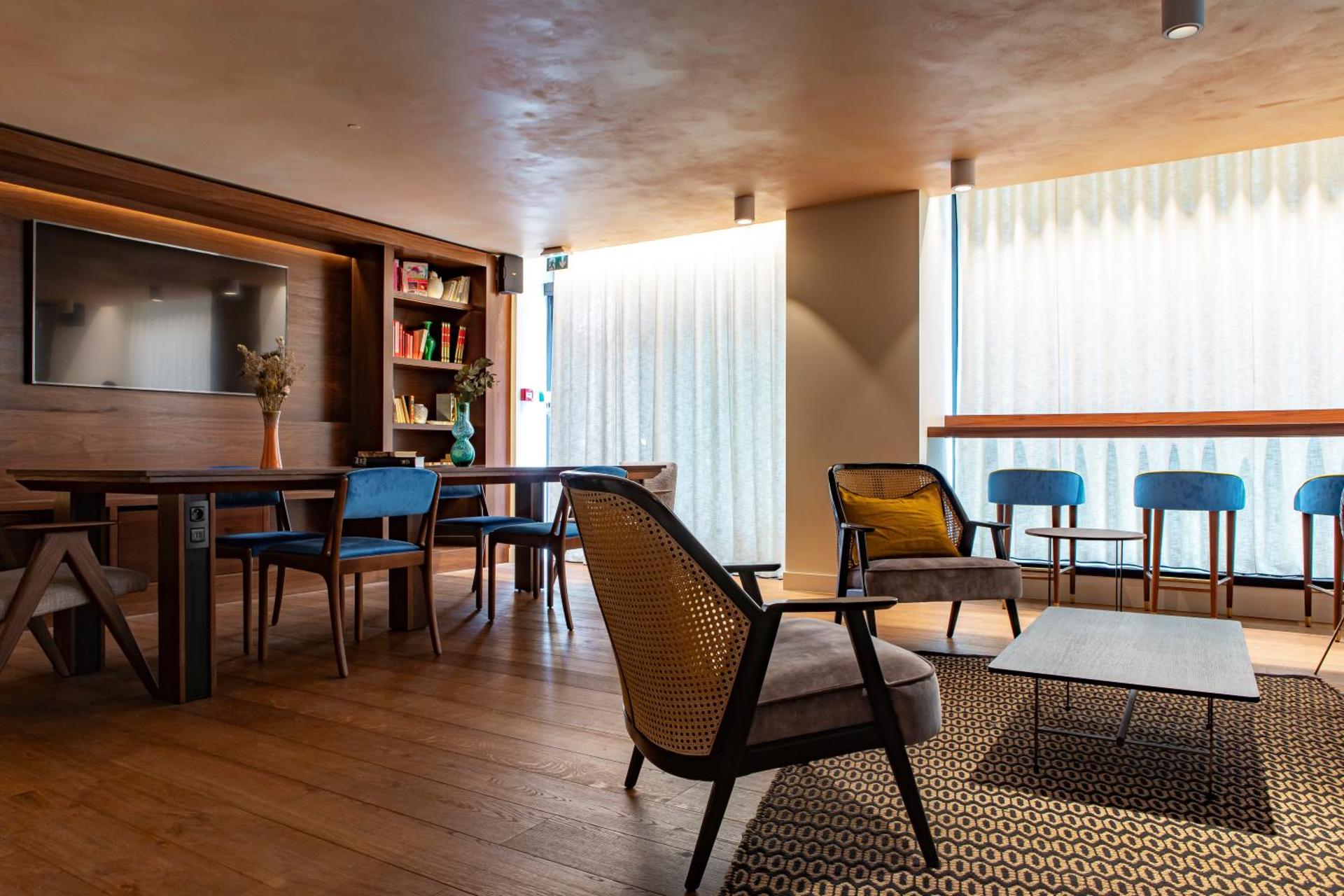 Communal lounge/ TV room