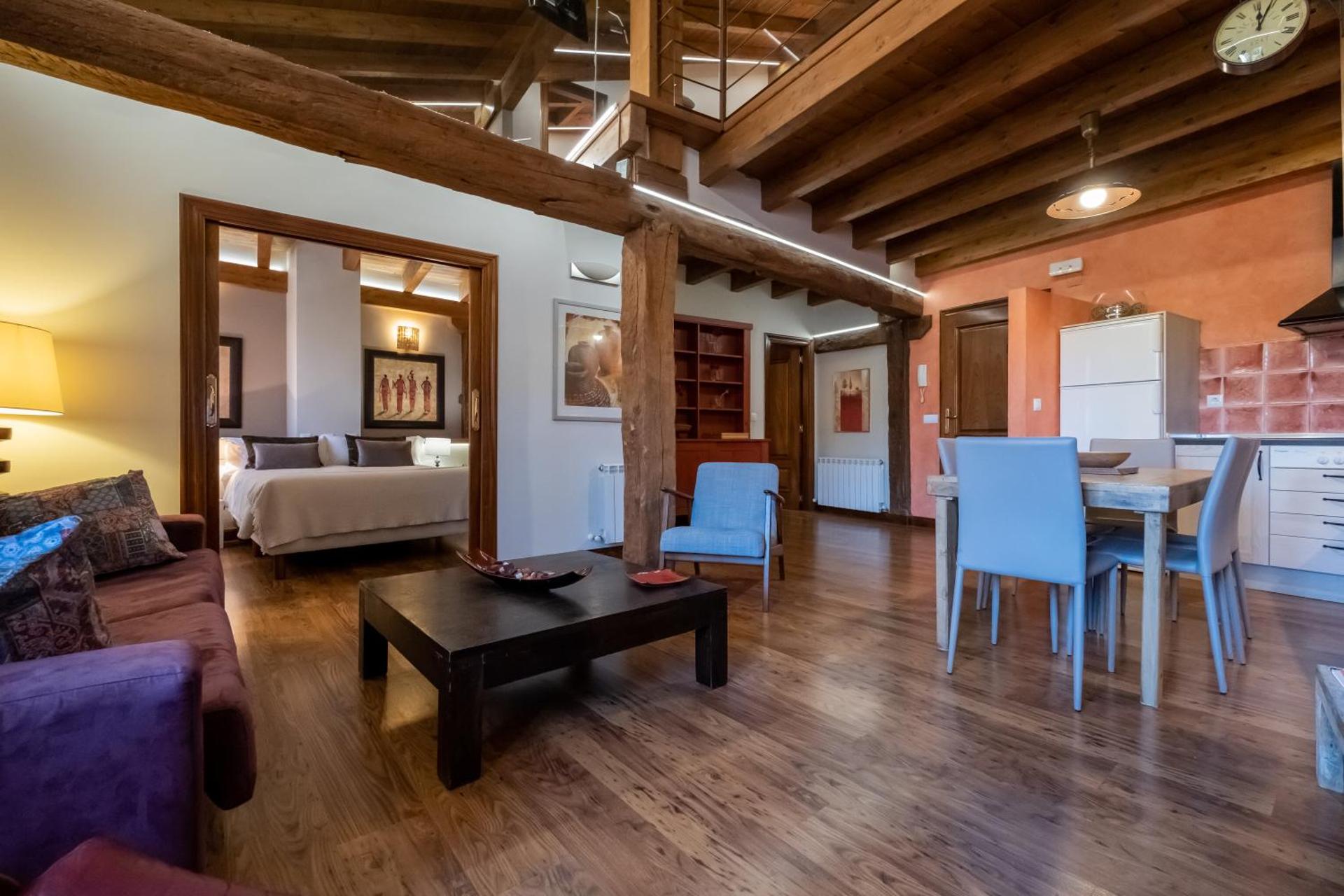 Deluxe Two-Bedroom Apartment