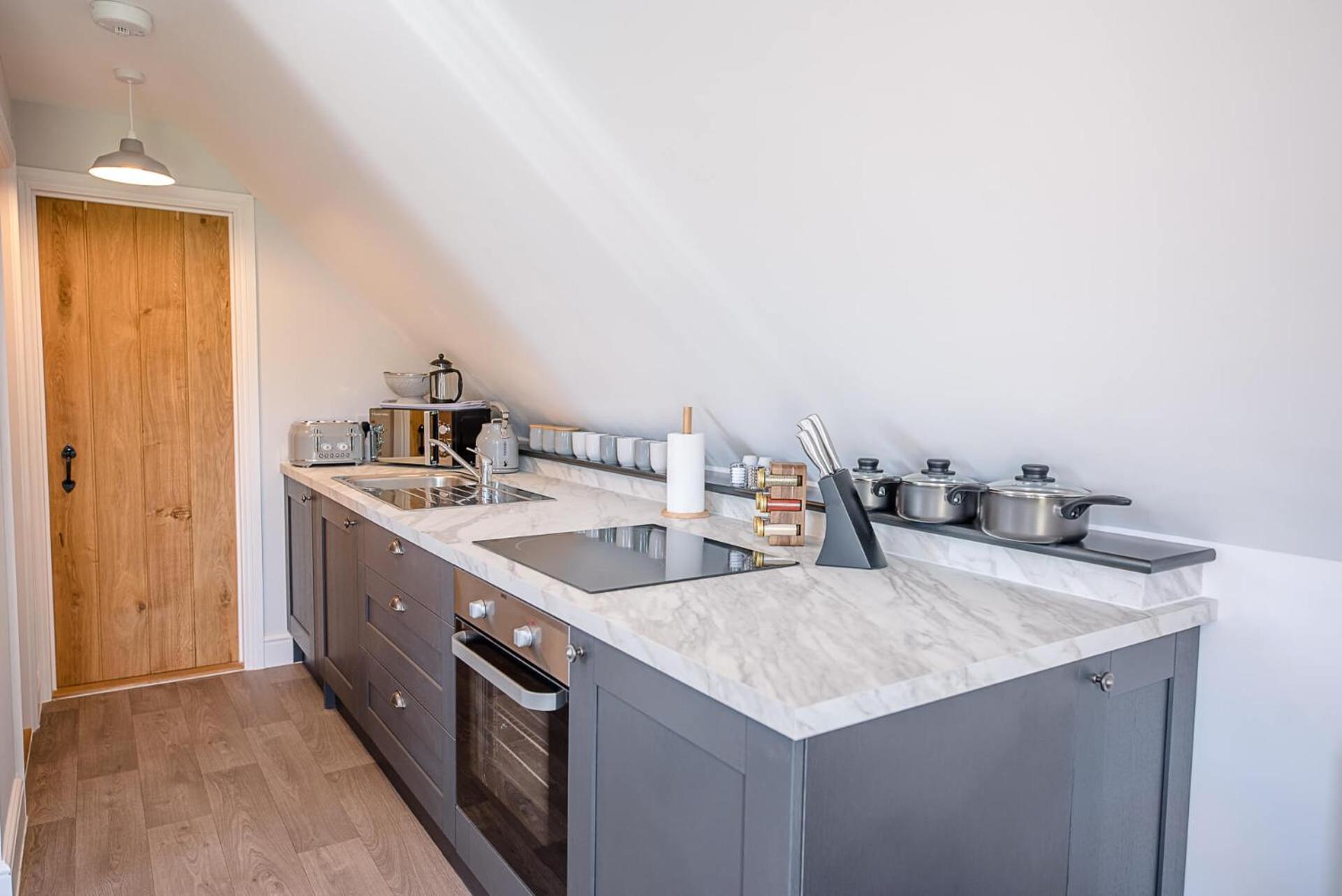 Geoff's Rest at Pond Hall Farm in Hadleigh with Private Hot Tub