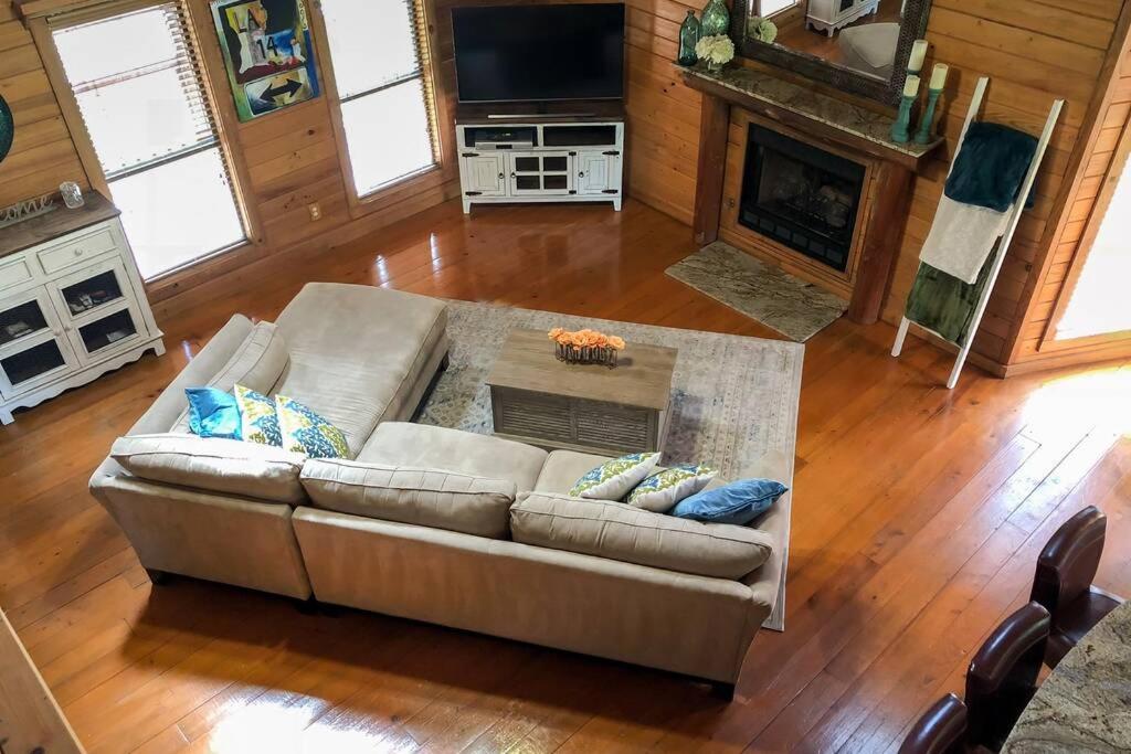 Experience Louisiana, Cabin on Bayou Petite Anse