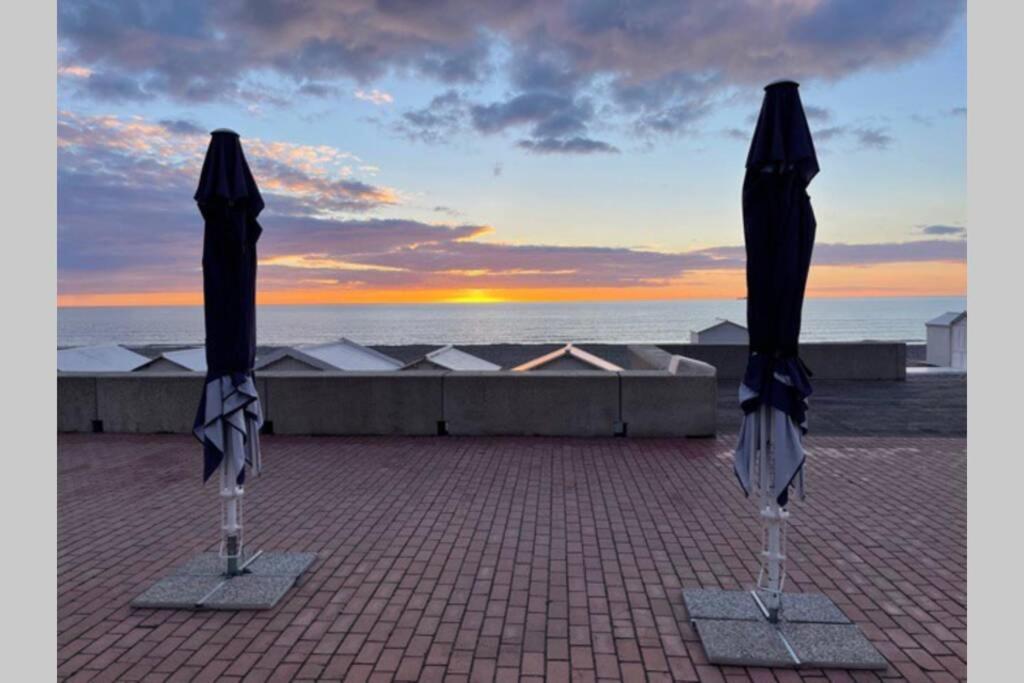 Tout à pied, 100m de la plage! Grand 2 pièces cosy