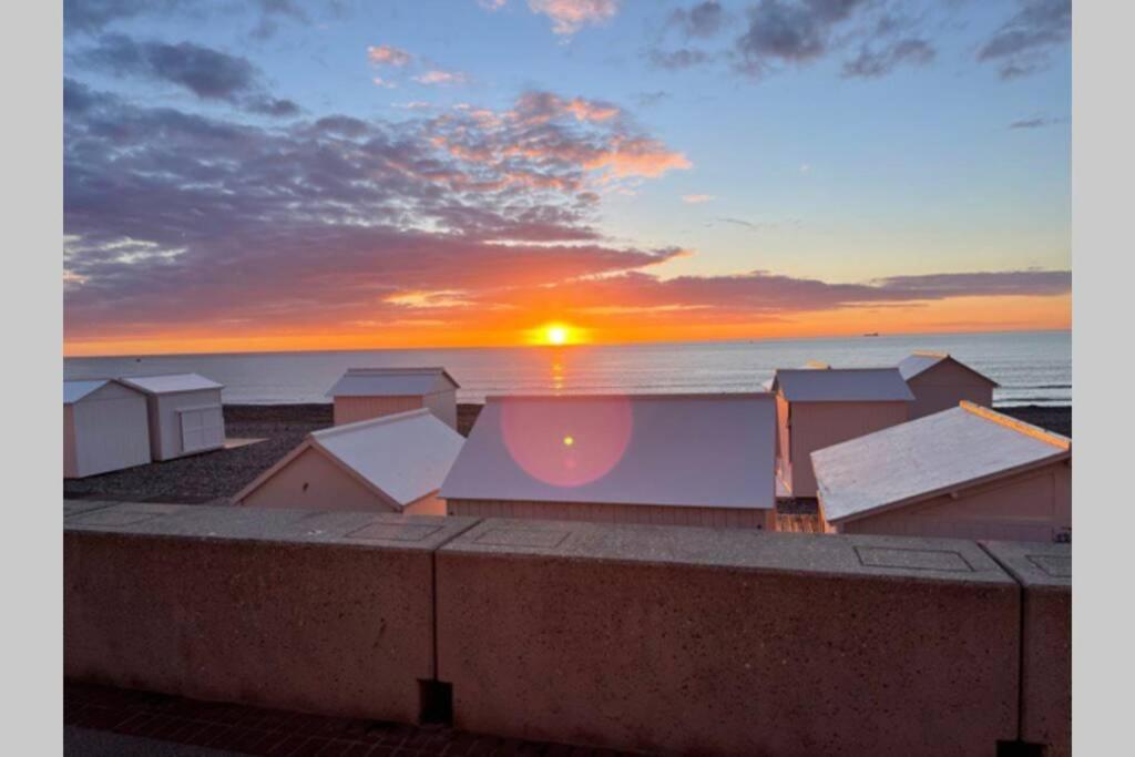 Tout à pied, 100m de la plage! Grand 2 pièces cosy