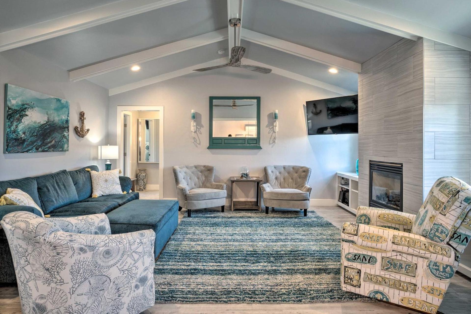 Coastal Getaway by Pebble Beach and Redwoods!