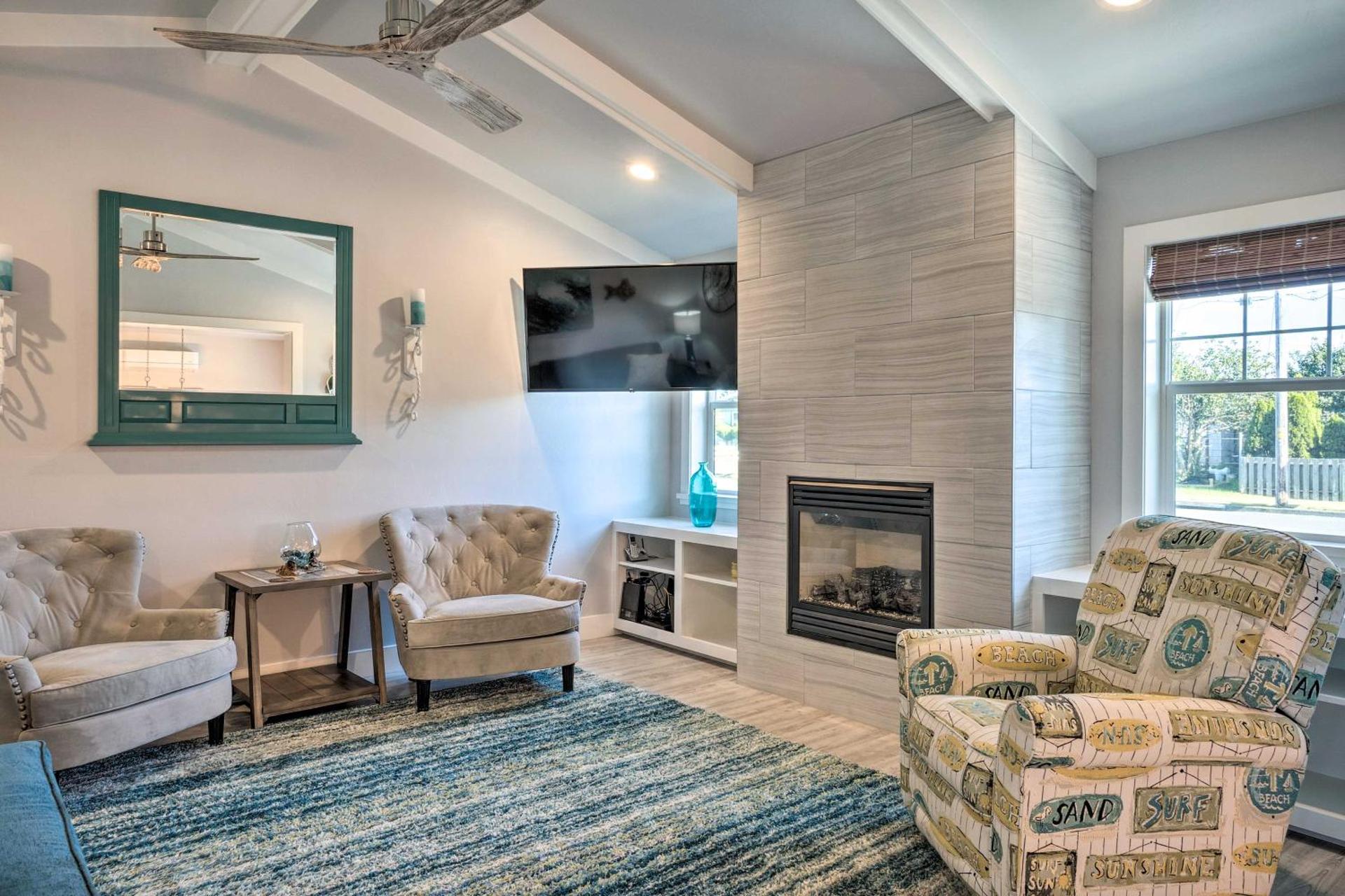 Coastal Getaway by Pebble Beach and Redwoods!