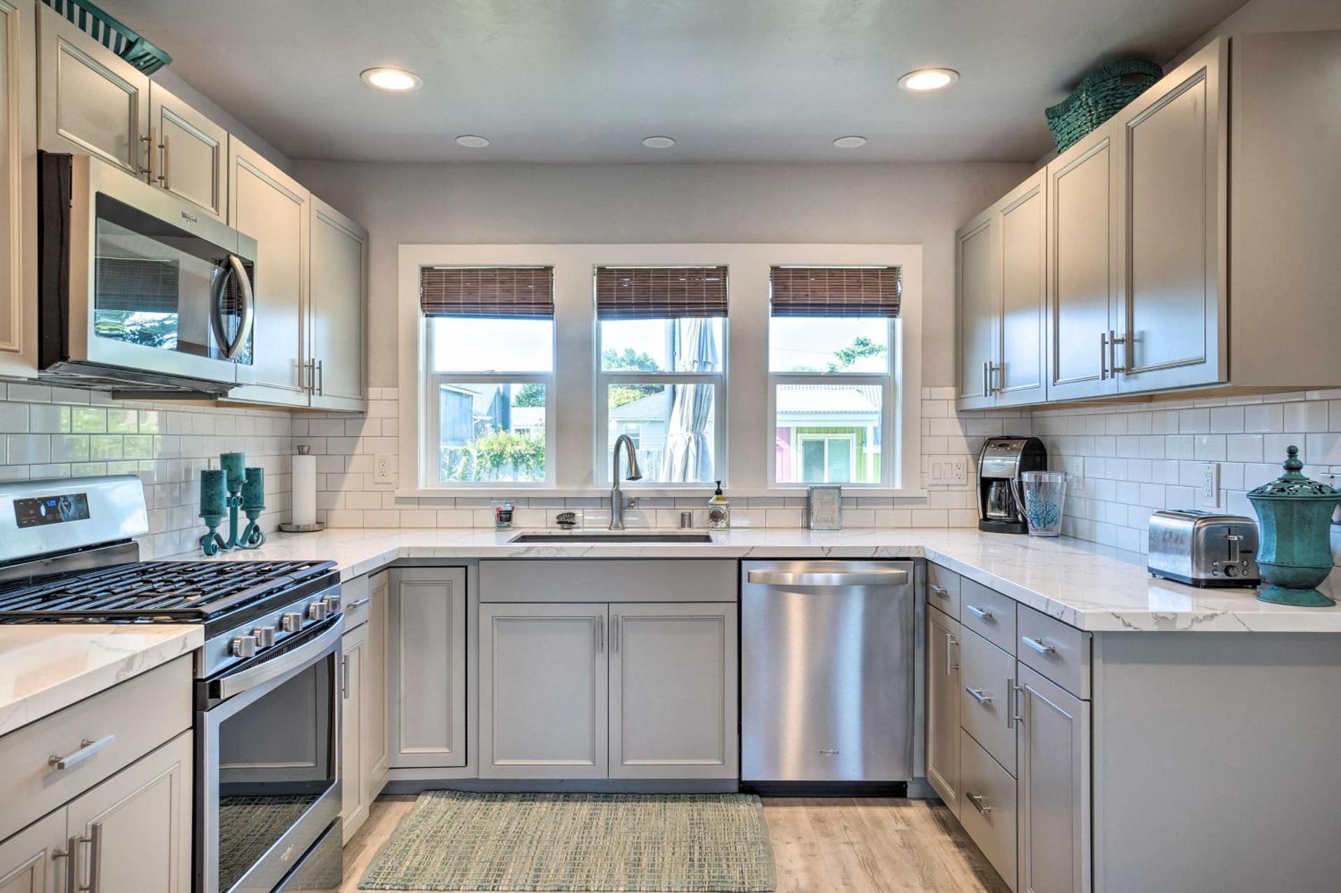 Coastal Getaway by Pebble Beach and Redwoods!