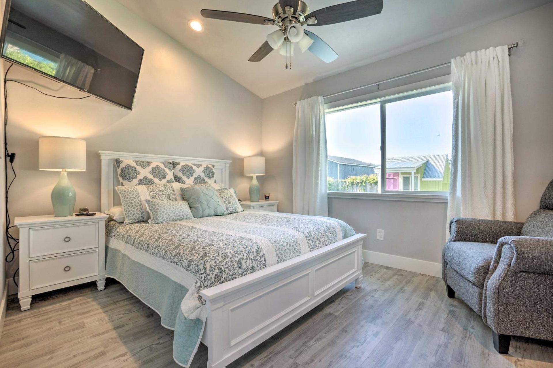 Coastal Getaway by Pebble Beach and Redwoods!