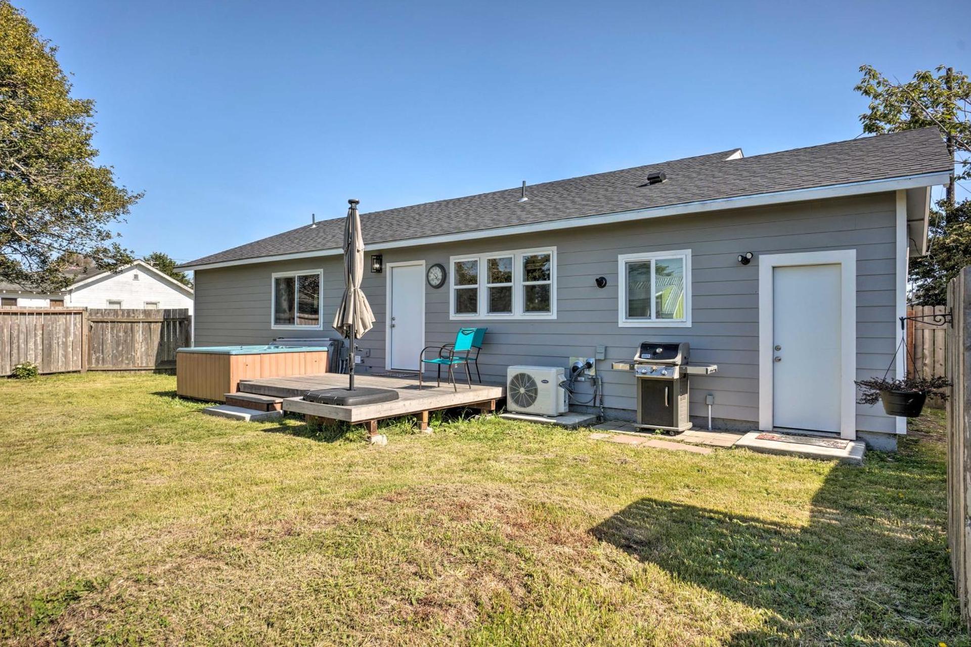 Coastal Getaway by Pebble Beach and Redwoods!