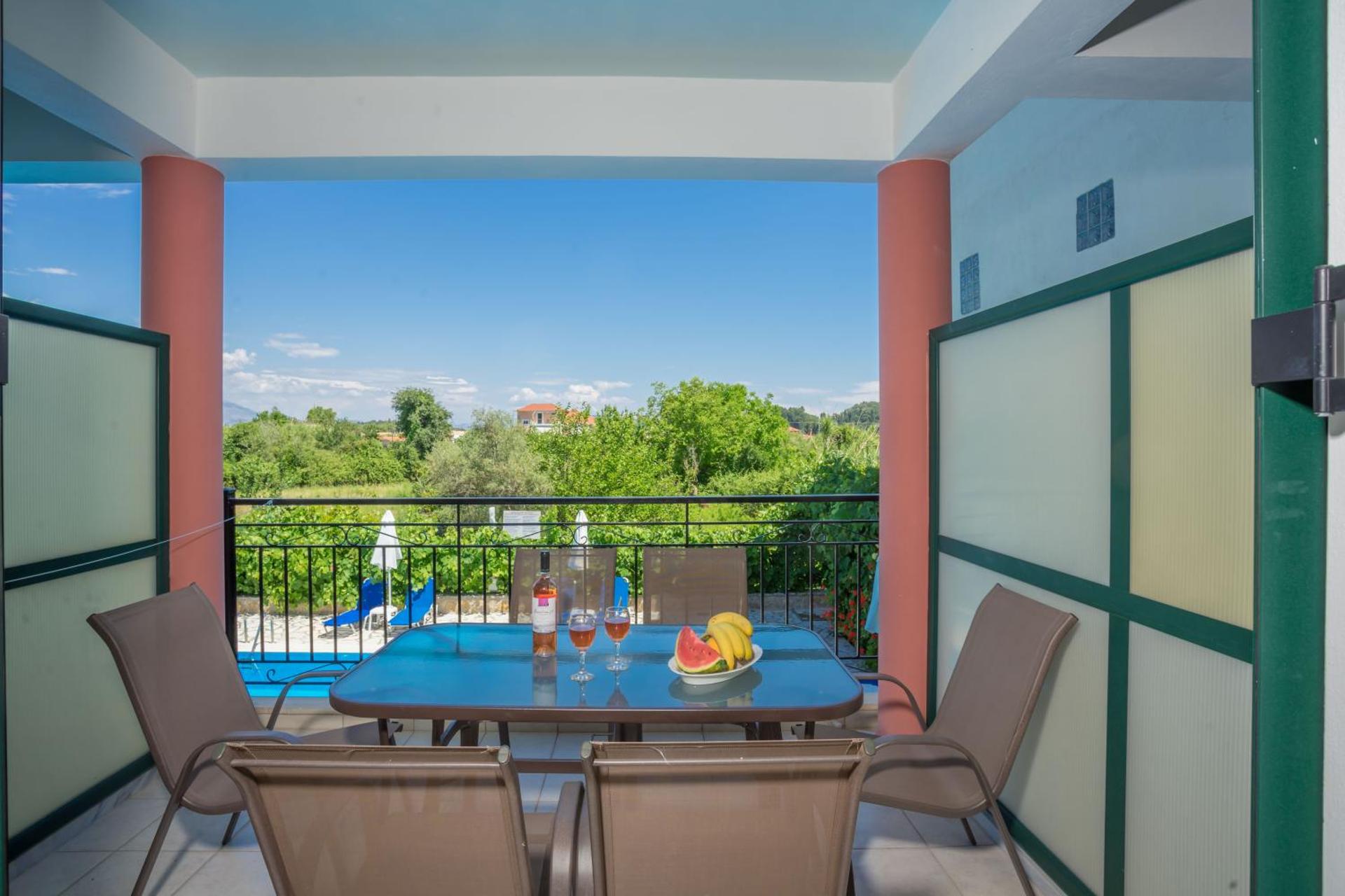 Ionion Apartments & Studios