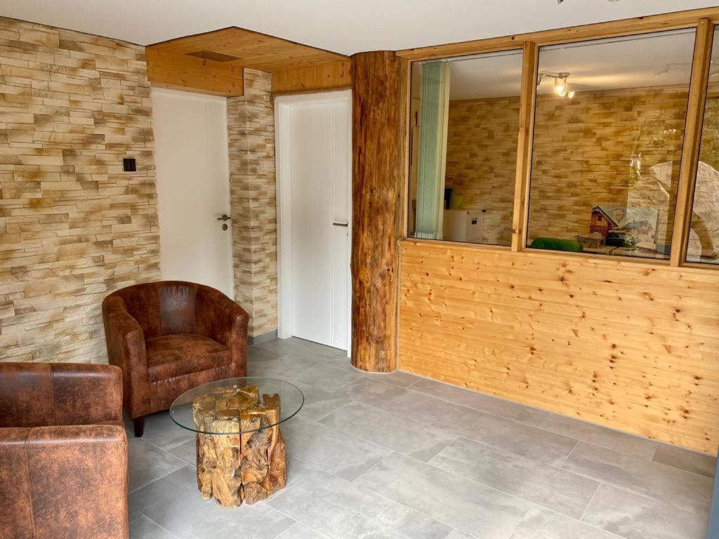 Naturstammhaus und Appartements Zum Brockenbaecker