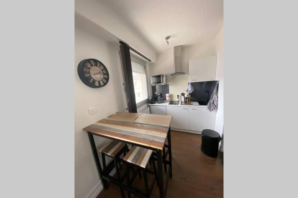 Le 13 du temple - plein coeur centre ville, résidence privée, 5mn gare Sncf, WIFI et Netflix