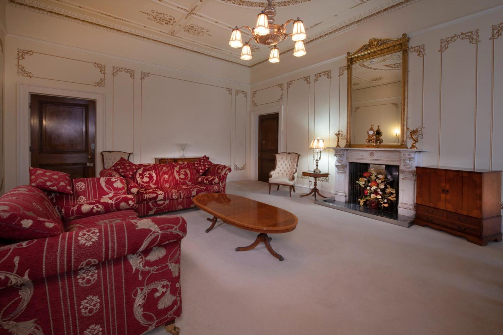 Communal lounge/ TV room