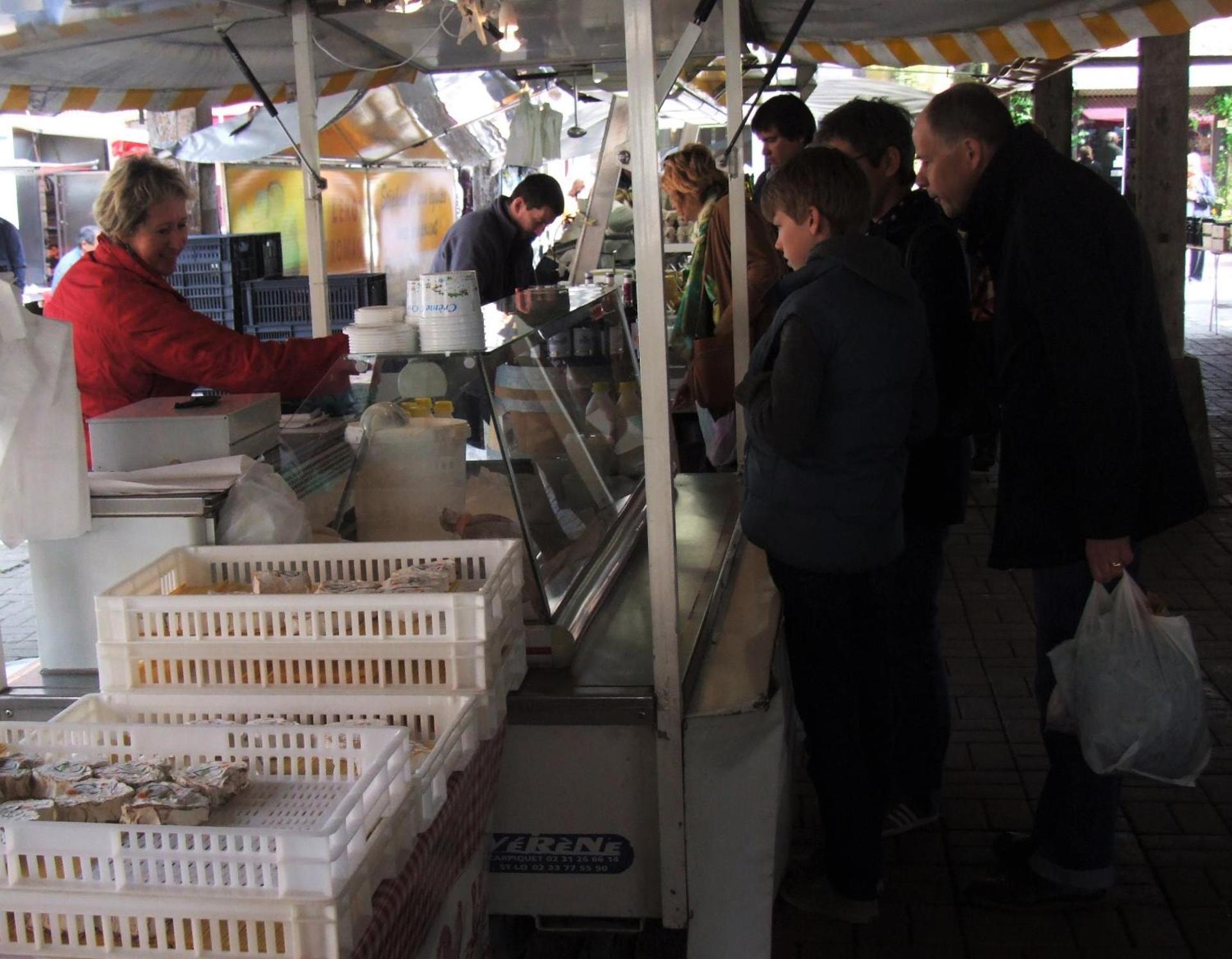 Supermarket/grocery shop