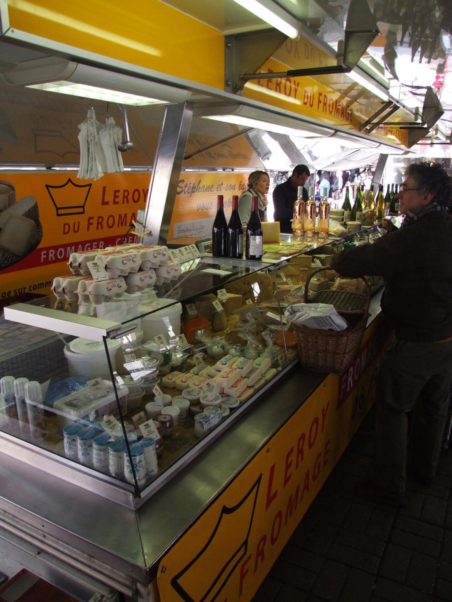 Supermarket/grocery shop