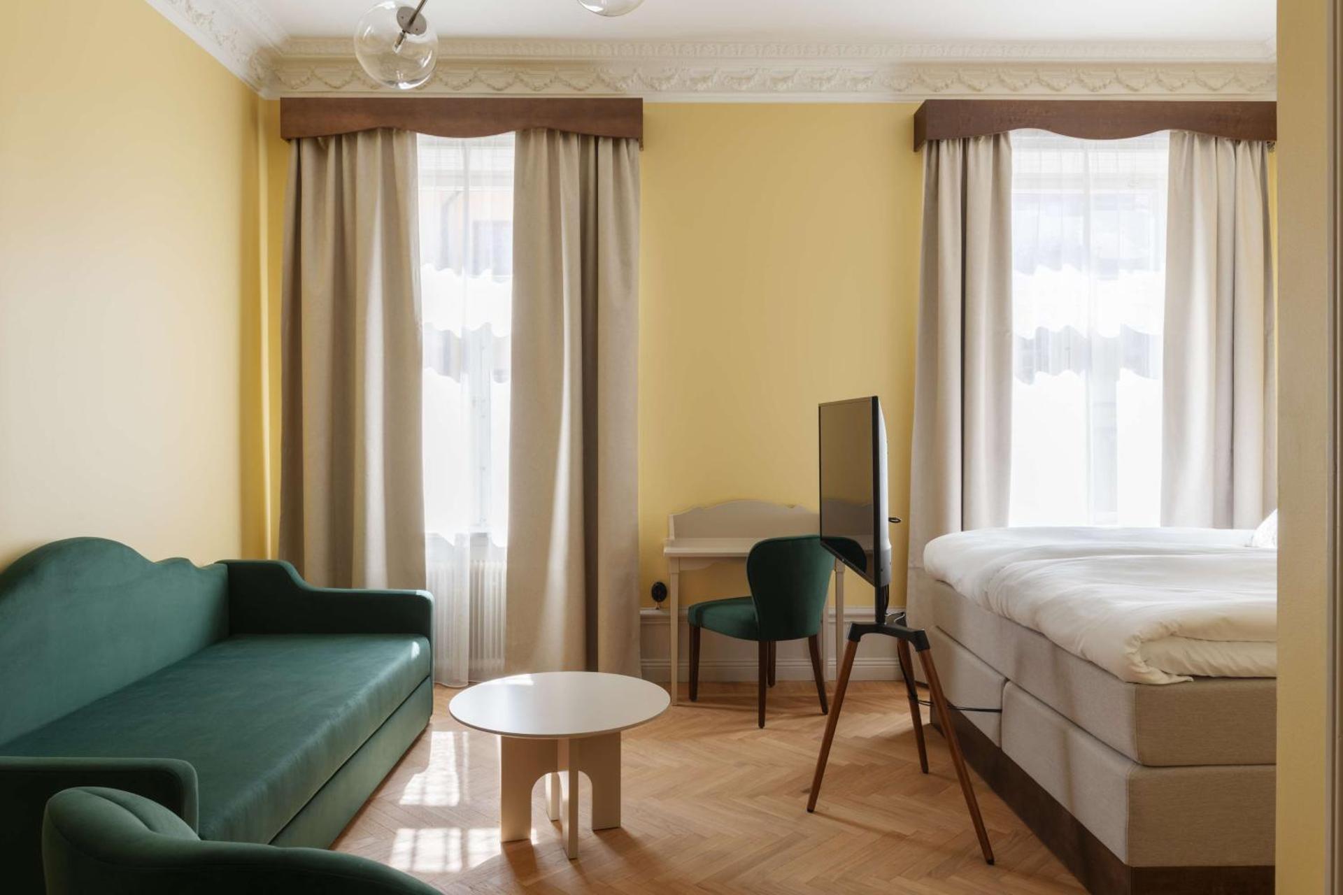 Photo of the whole room