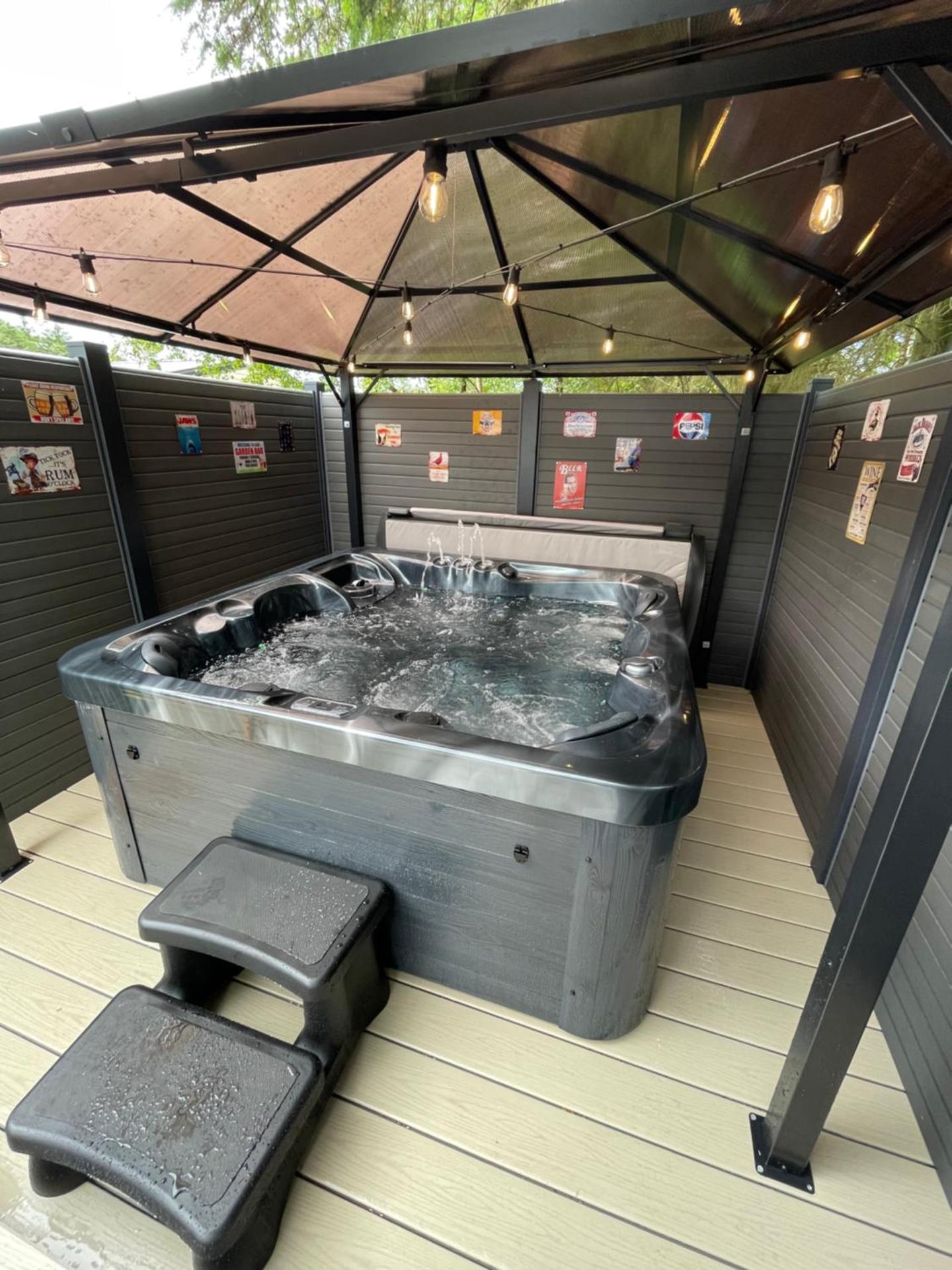 Pheasant's Hollow - 2 bed hot tub lodge with free golf, NO BUGGY