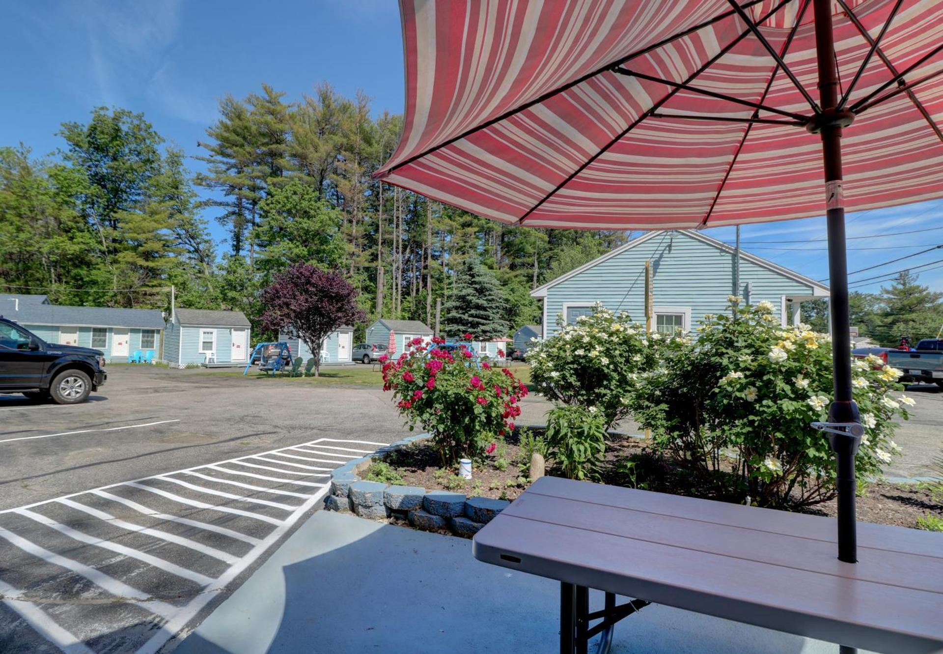 Brookside Inn & Cottages